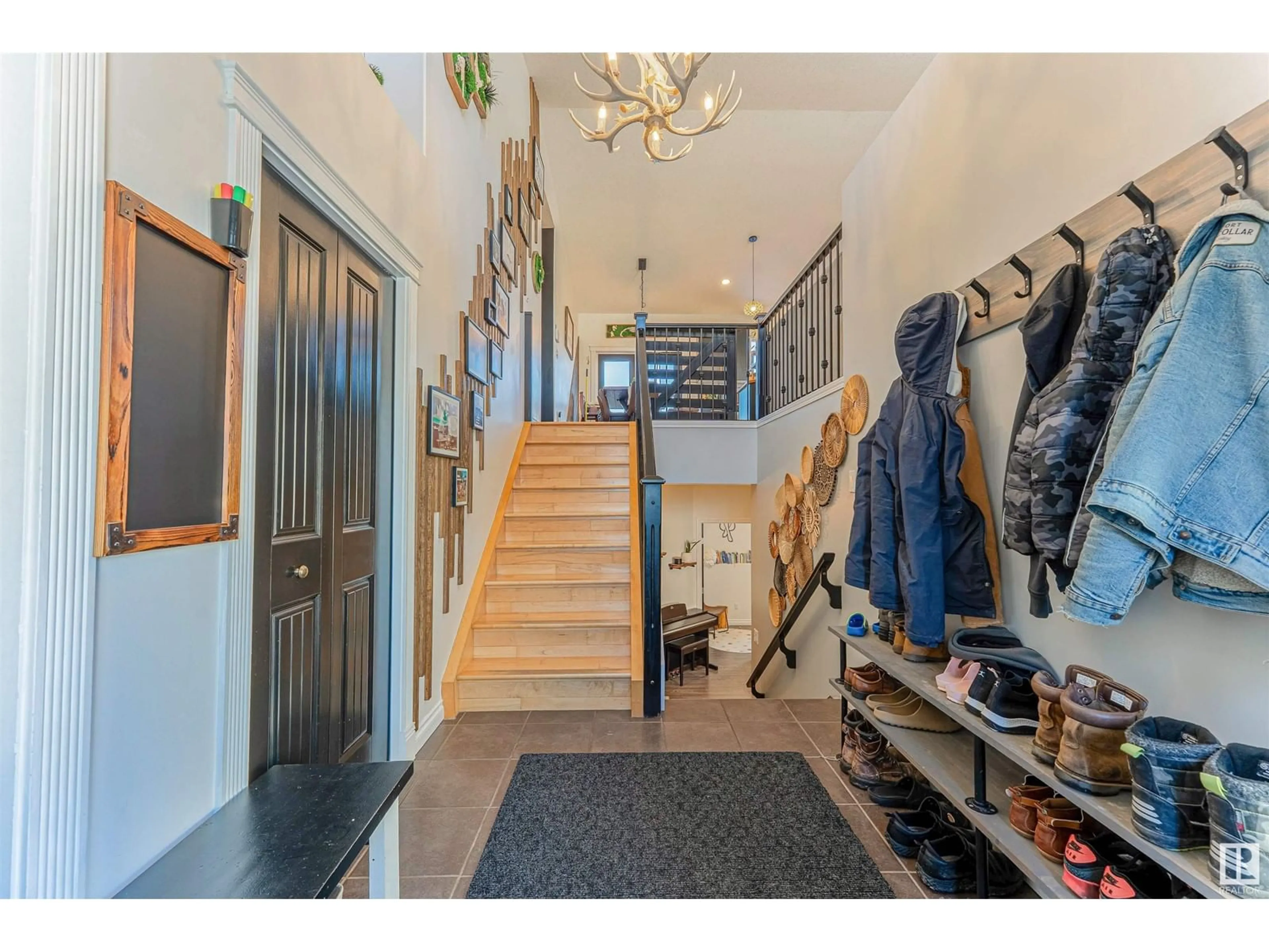 Indoor entryway for 4804 64 AV, Cold Lake Alberta T9M0A9