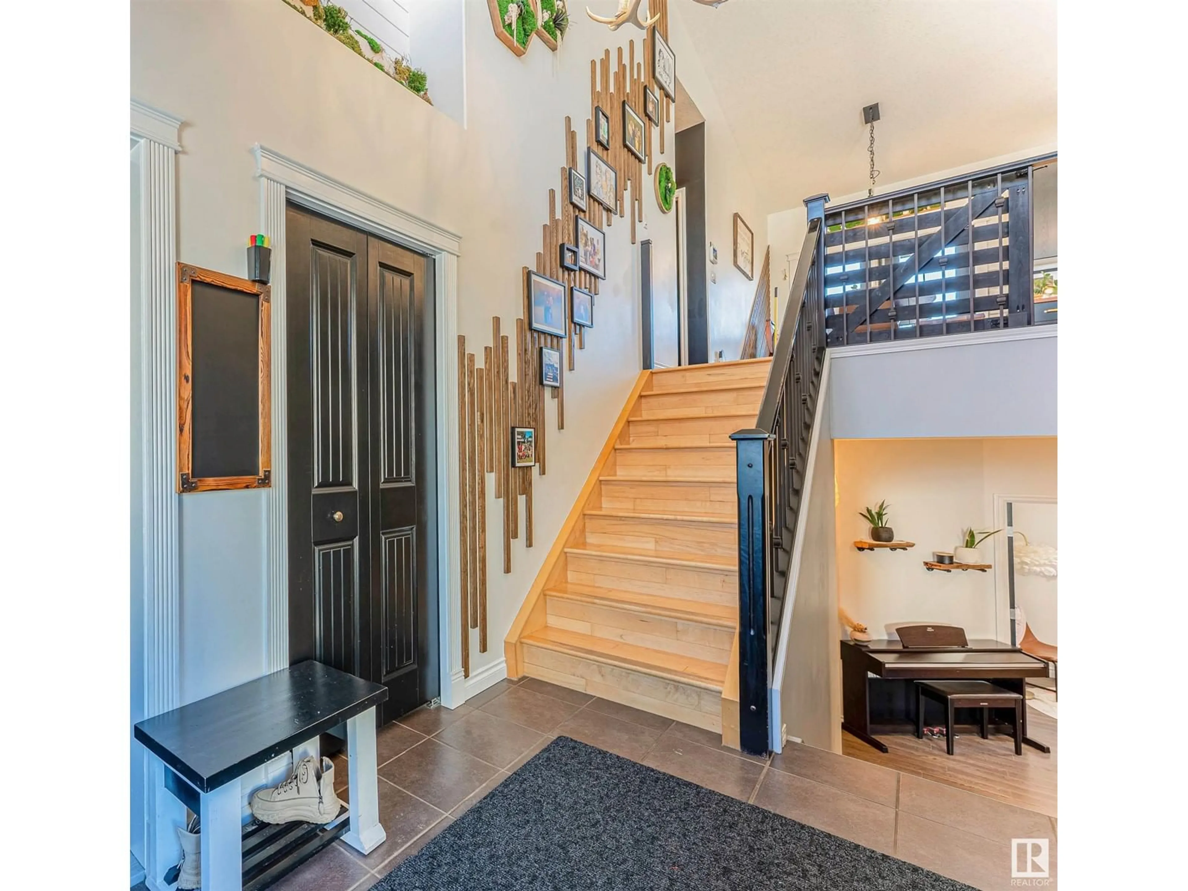 Indoor entryway for 4804 64 AV, Cold Lake Alberta T9M0A9