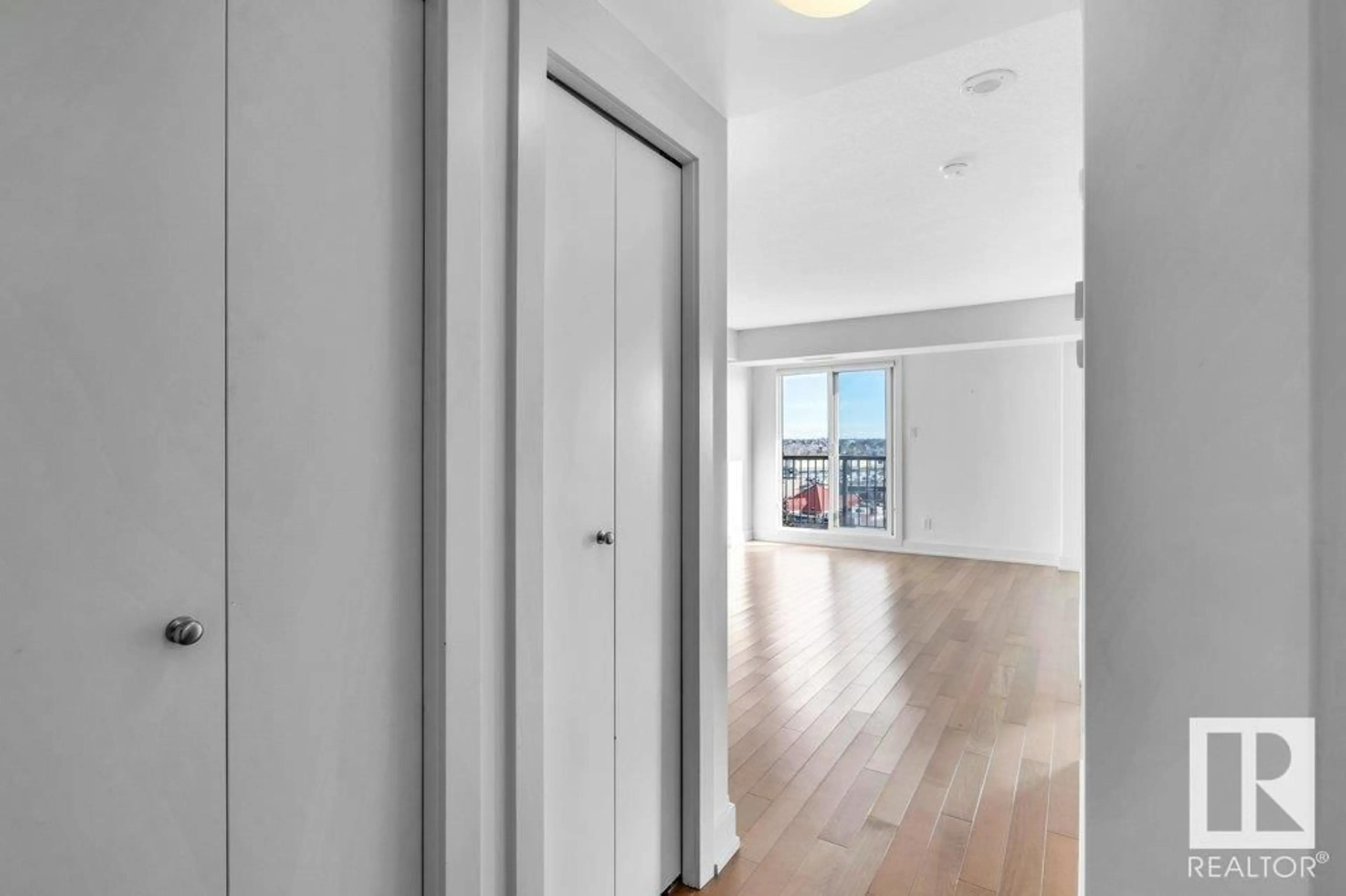 Indoor entryway for #608 - 6608 28 AV, Edmonton Alberta T6K2R1