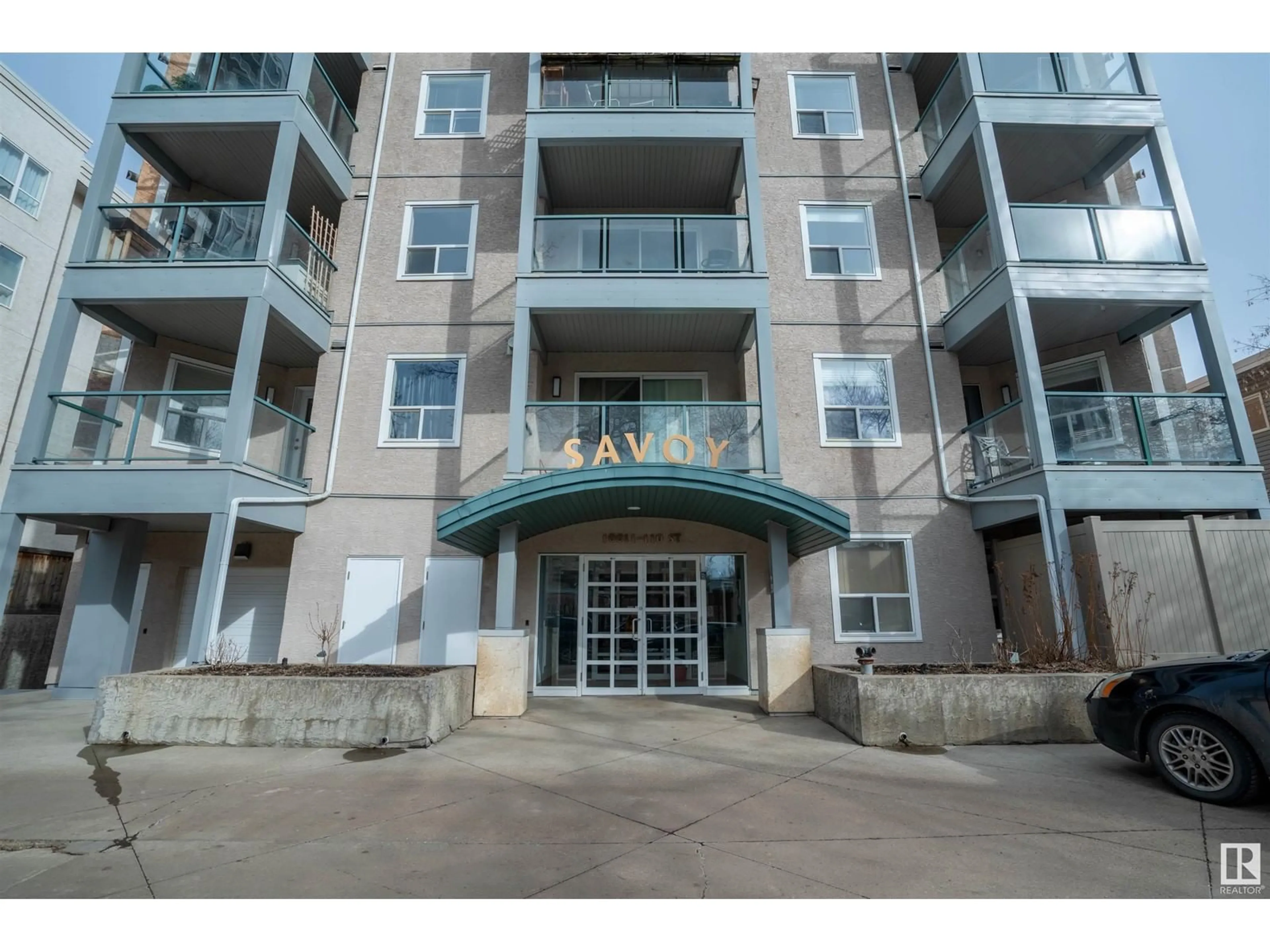 Indoor foyer for 205 110 ST, Edmonton Alberta T5K2X1