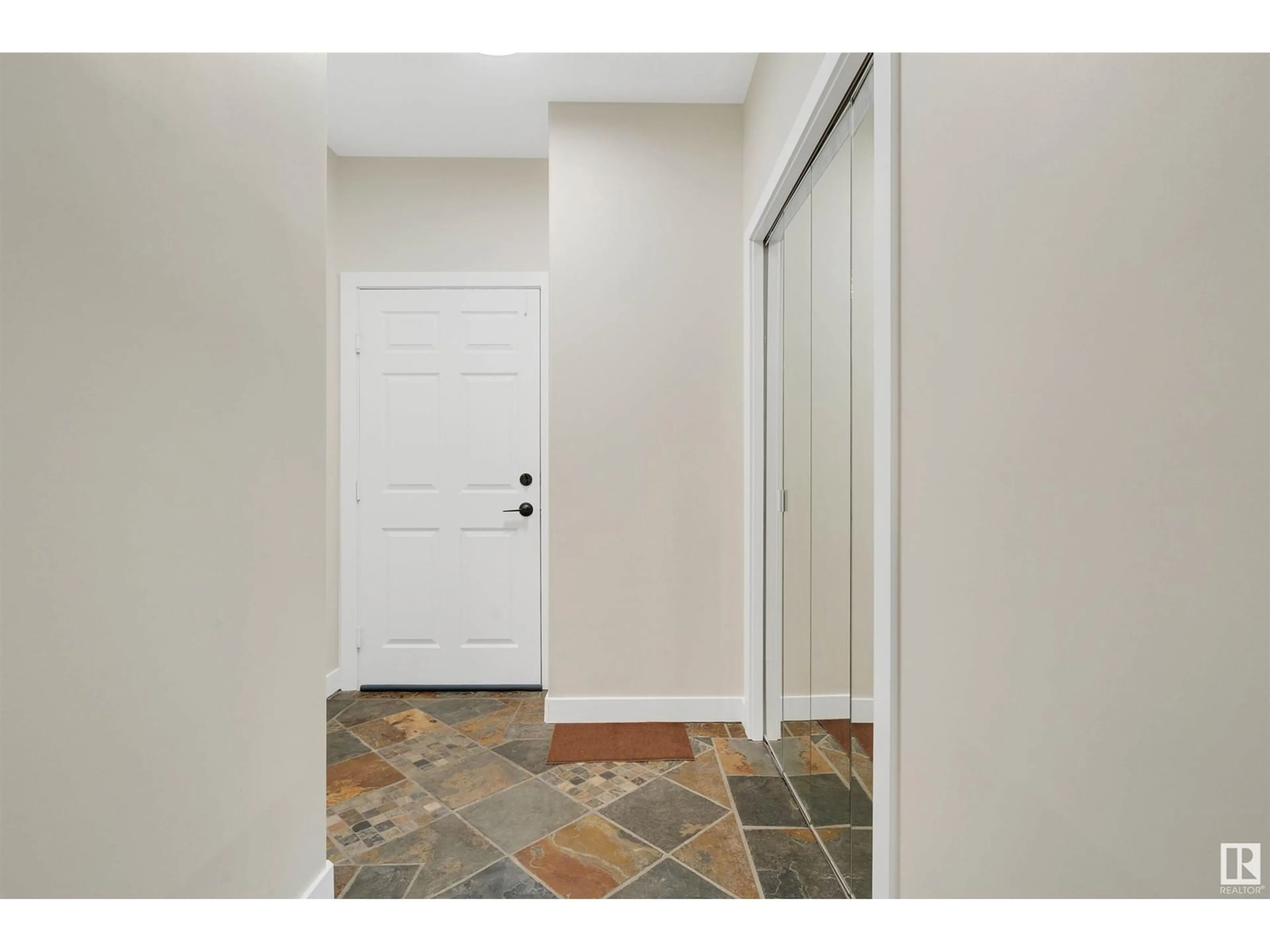 Indoor entryway for 205 110 ST, Edmonton Alberta T5K2X1