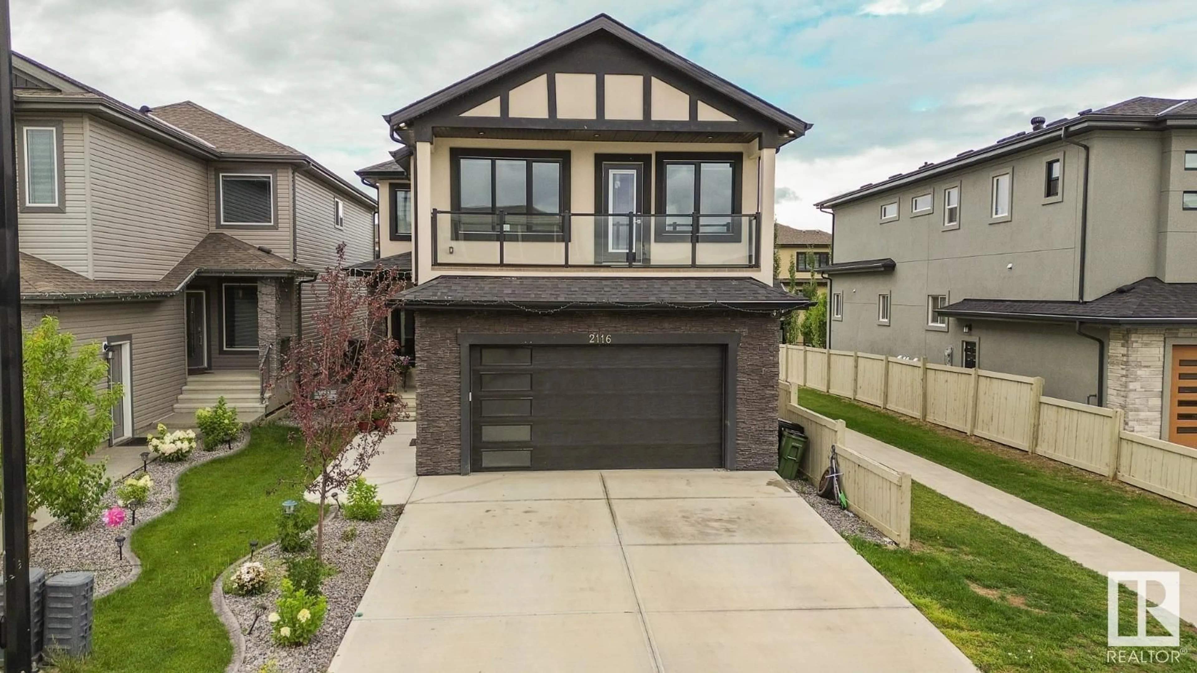 Unknown for 2116 20 AVE NW, Edmonton Alberta T6T2L2