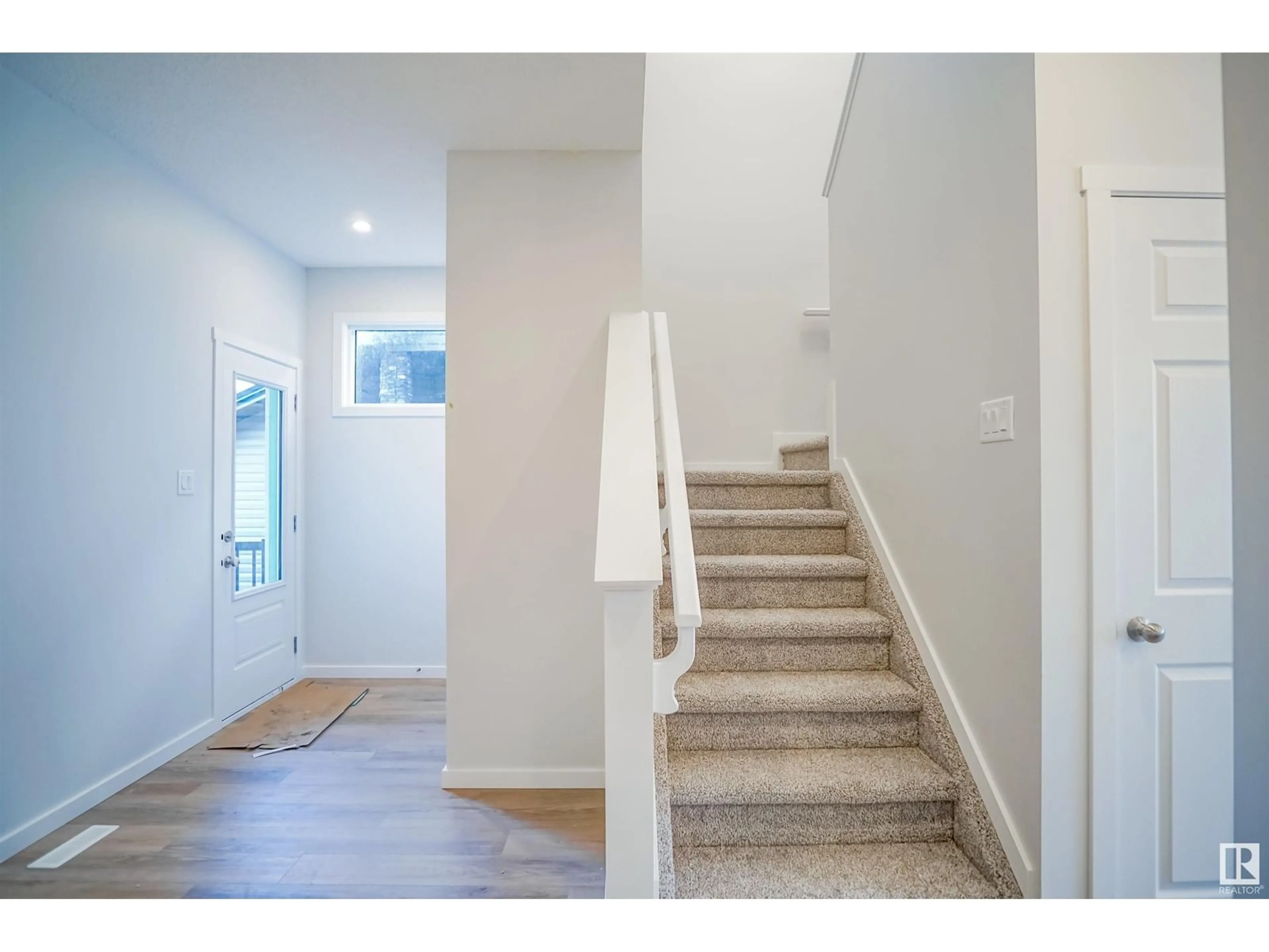Indoor entryway for 99 FICUS WY, Fort Saskatchewan Alberta T8L0Z6