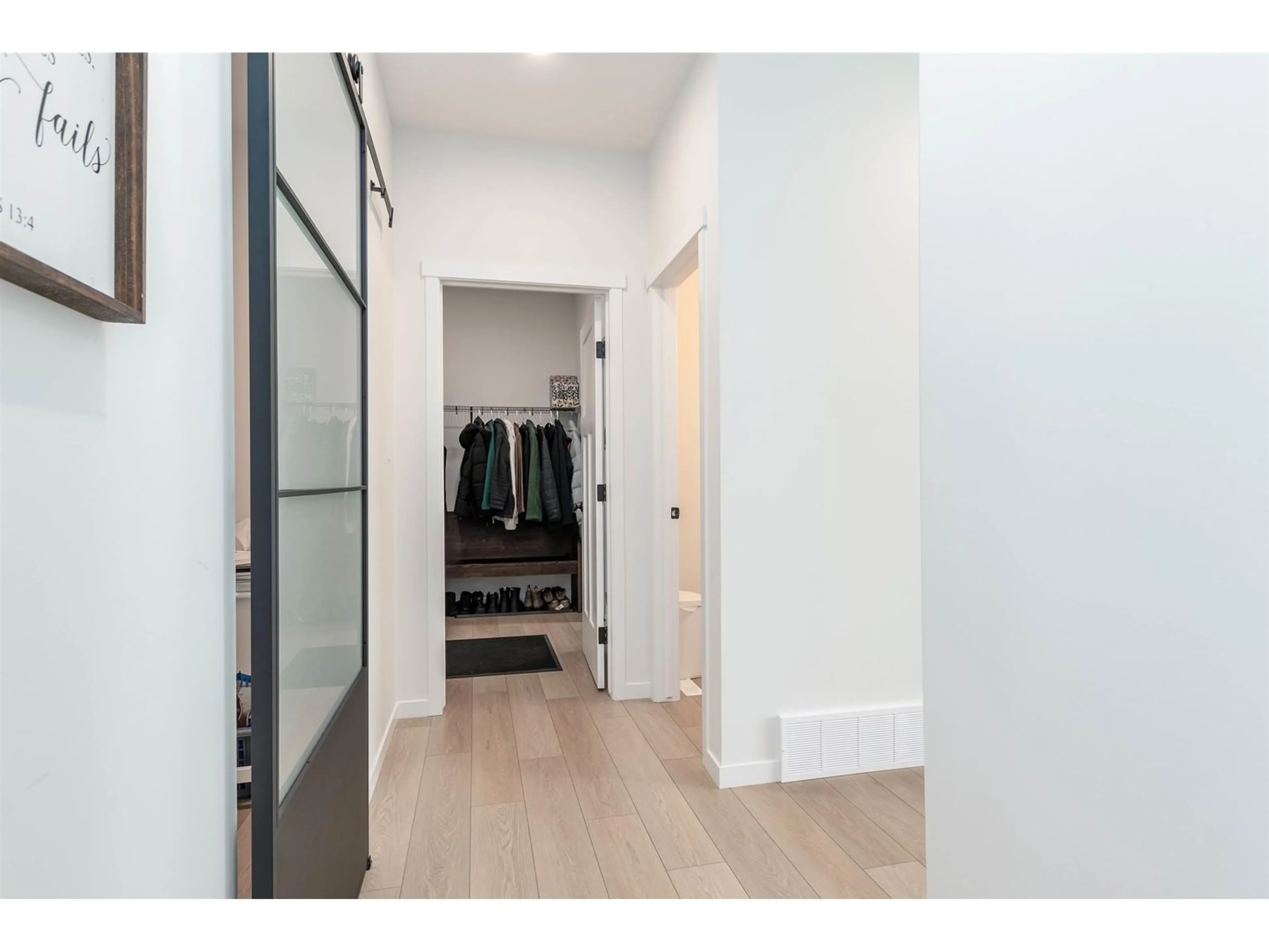 Indoor entryway for 13 BERWICK BA, Ardrossan Alberta T8E0B3