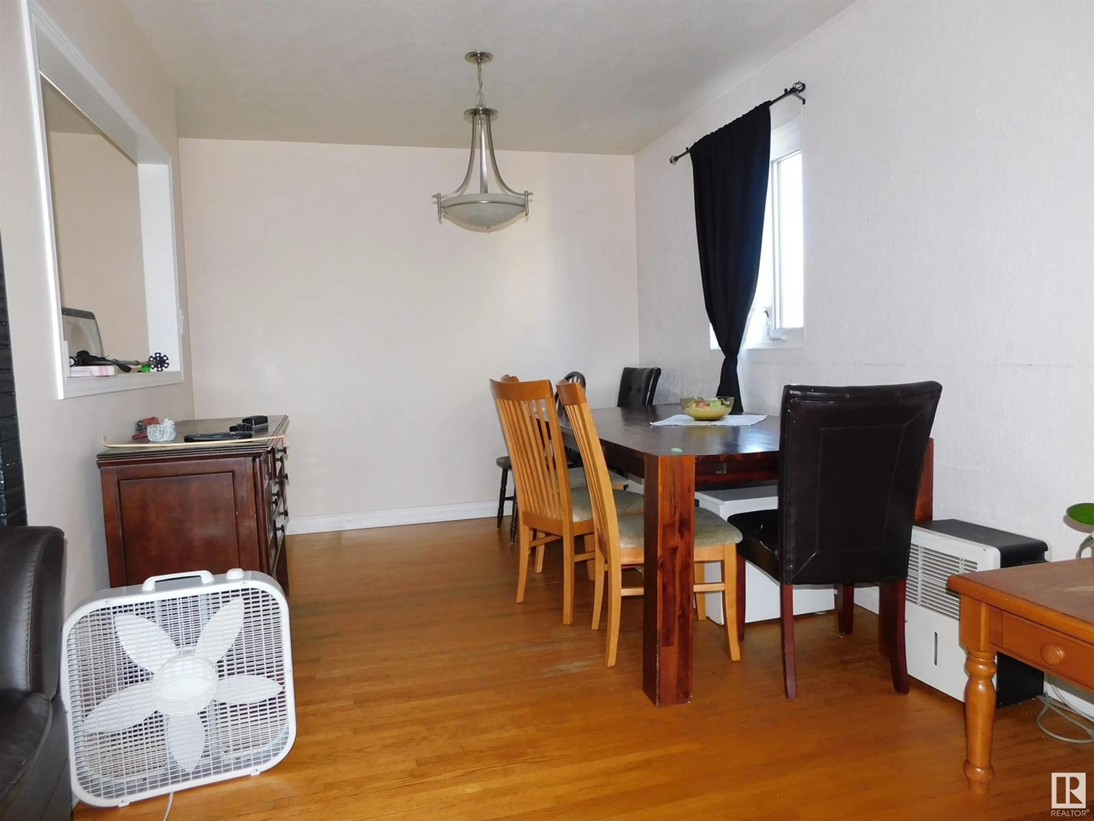 Dining room, wood/laminate floor for NW - 12924 135A AV, Edmonton Alberta T5L3Z7