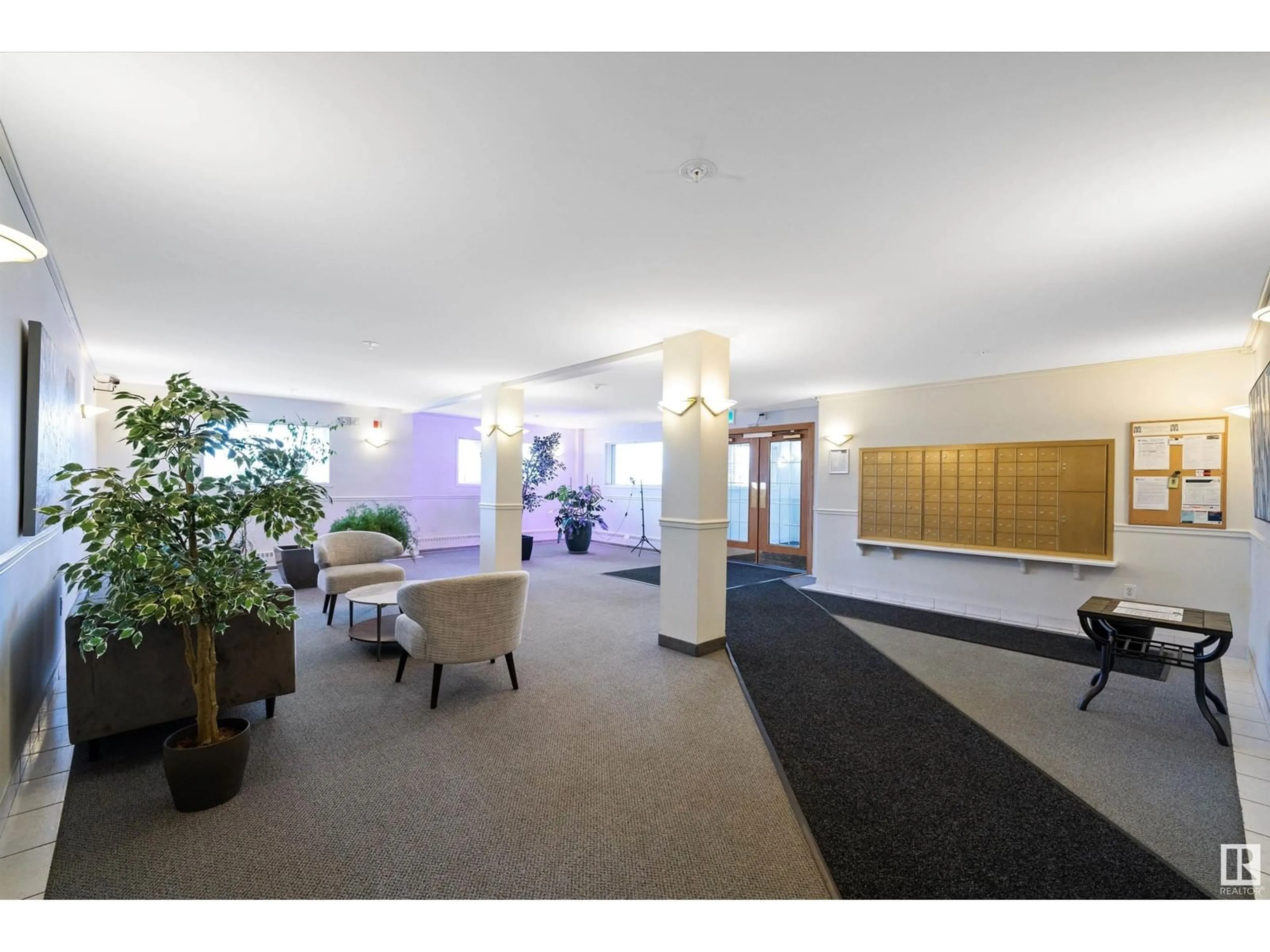Indoor foyer for #503 - 11716 100 AV, Edmonton Alberta T5K2G3