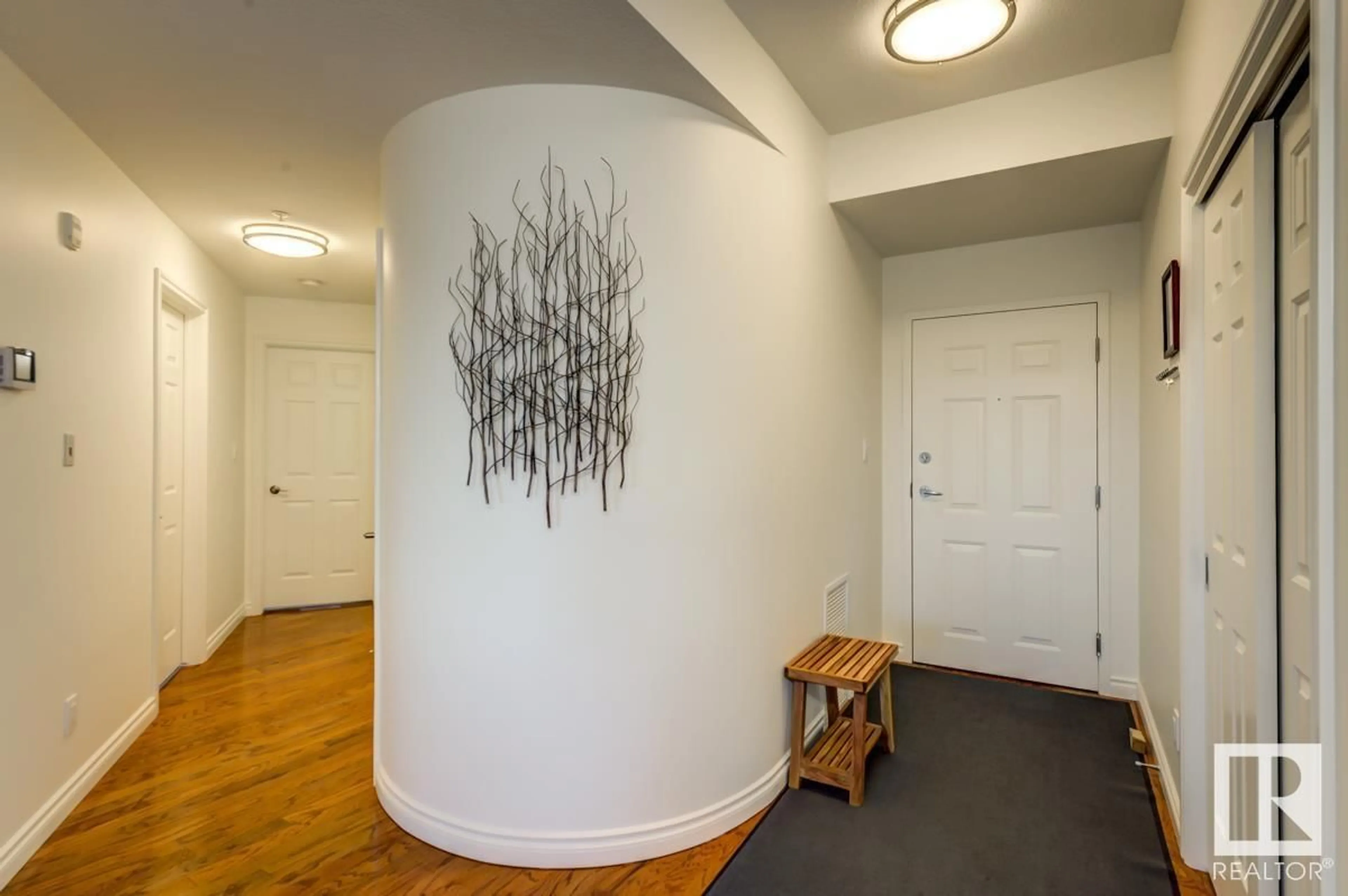 Indoor foyer for 604 - 10108 125 ST, Edmonton Alberta T5N4B6