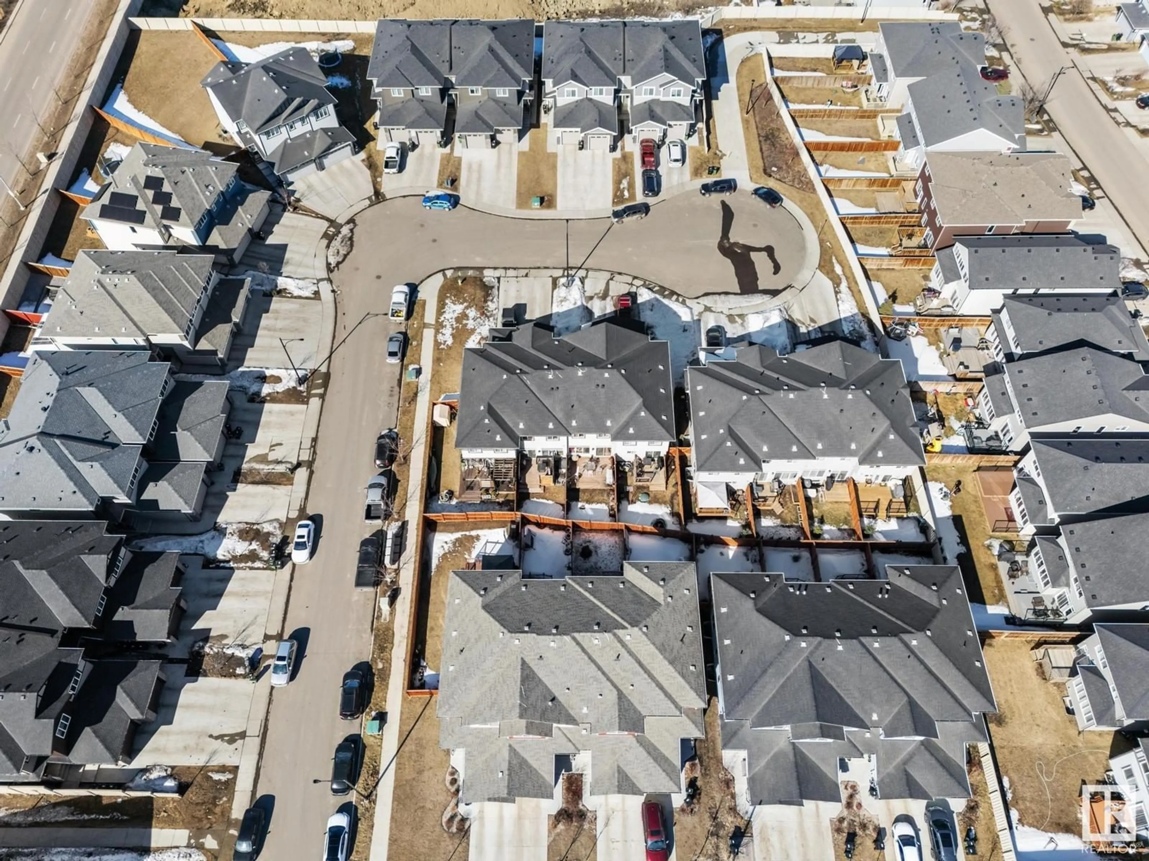 A pic from outside/outdoor area/front of a property/back of a property/a pic from drone, street for 4822 ALWOOD PT, Edmonton Alberta T6W4N1
