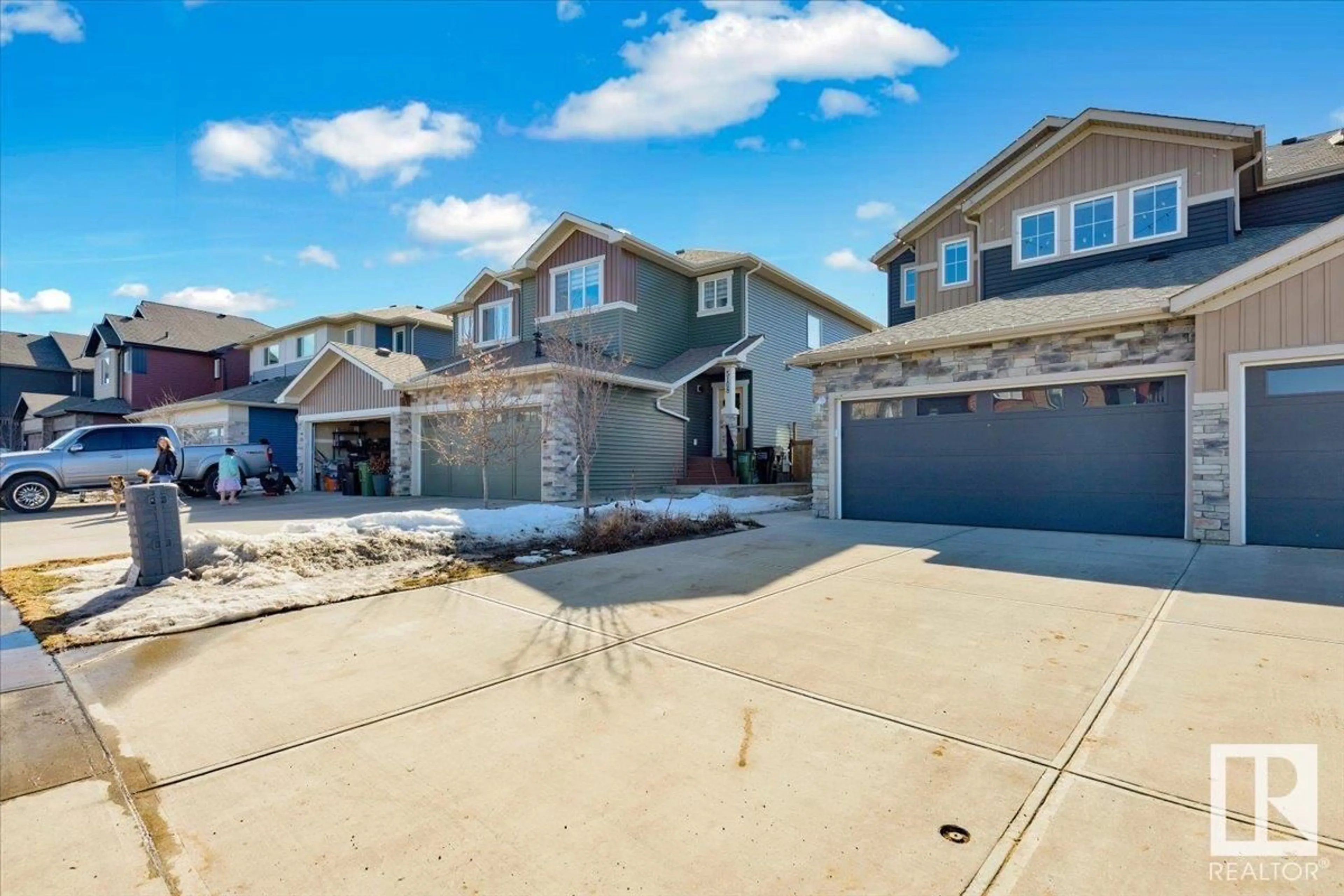 A pic from outside/outdoor area/front of a property/back of a property/a pic from drone, street for 5106 LARK CR, Edmonton Alberta T5S0N9