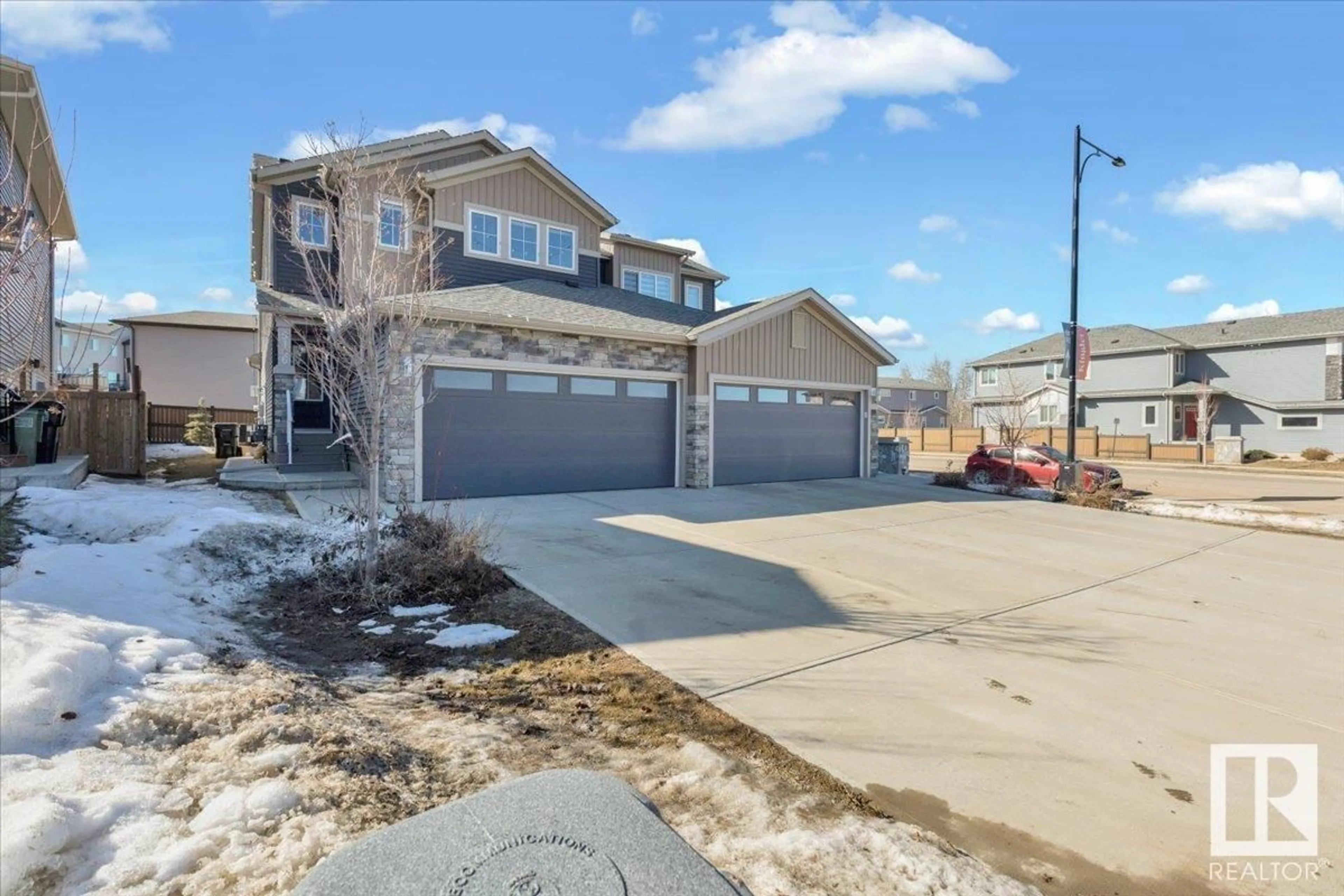 A pic from outside/outdoor area/front of a property/back of a property/a pic from drone, street for 5106 LARK CR, Edmonton Alberta T5S0N9