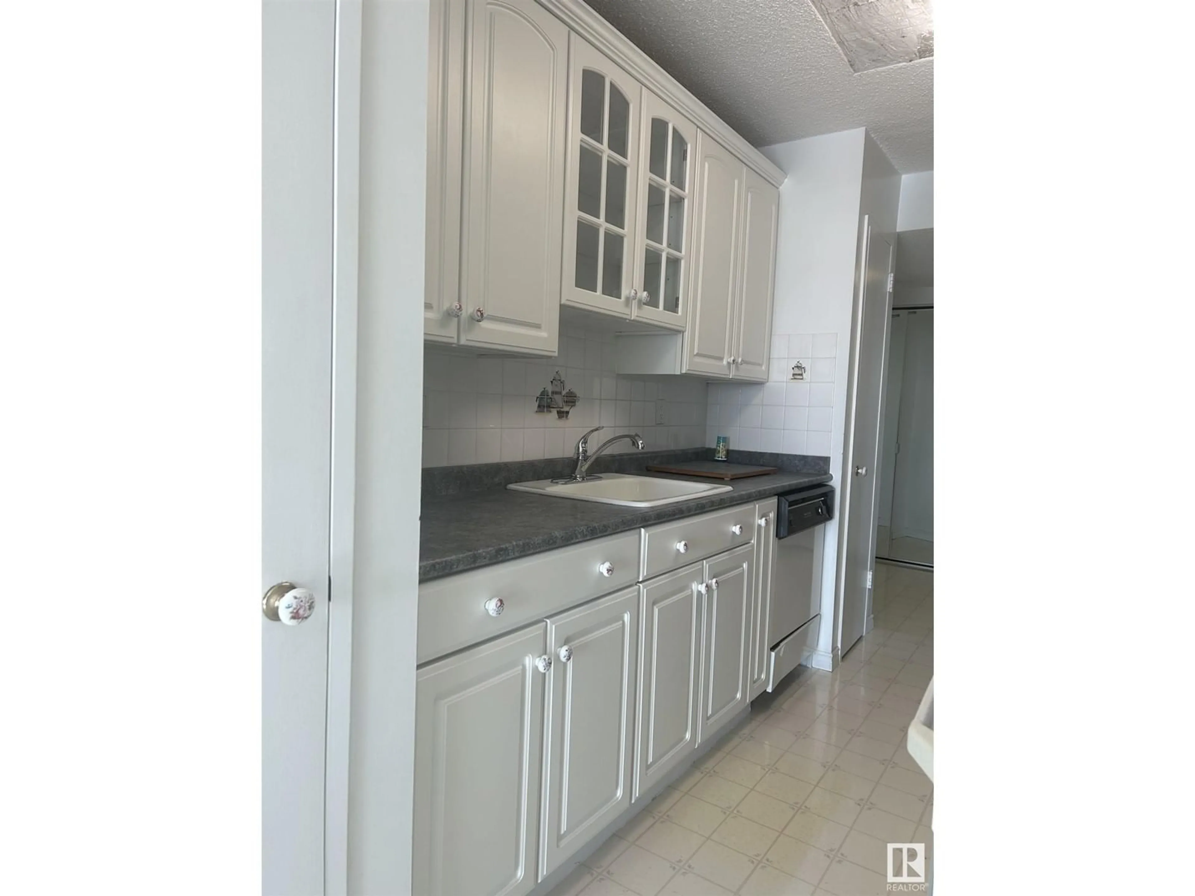 Standard kitchen, unknown for 9835 - 1801 113 ST NW, Edmonton Alberta T5K1N4