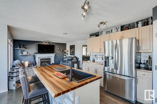 8516 6 AV SW, Edmonton 3