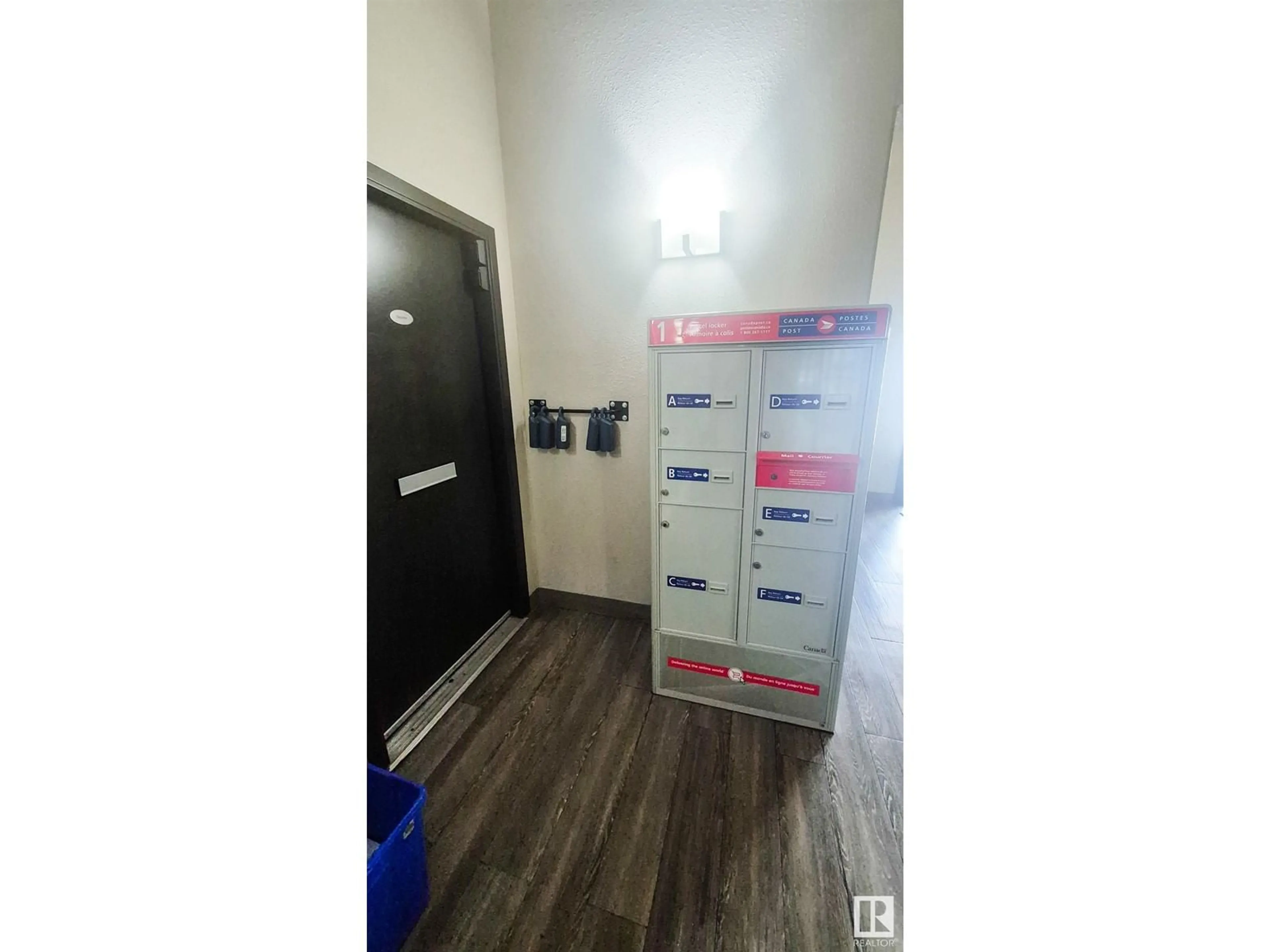 Indoor foyer for #1117 - 1117 CLAREVIEW STATION DR, Edmonton Alberta T5Y0E6