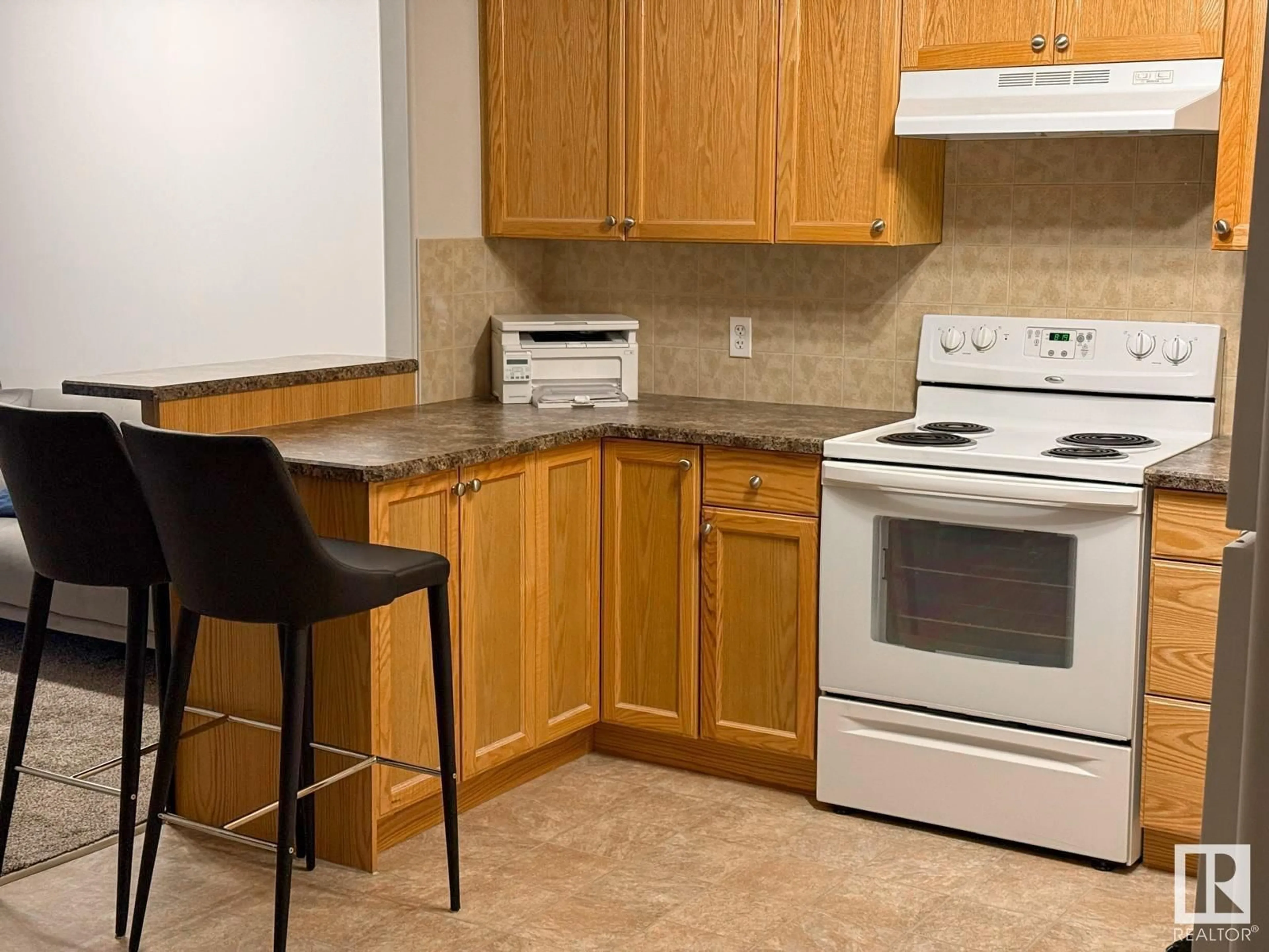 Standard kitchen, unknown for #1117 - 1117 CLAREVIEW STATION DR, Edmonton Alberta T5Y0E6