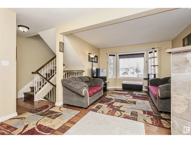 #8 3645 145 AV NW, Edmonton 2
