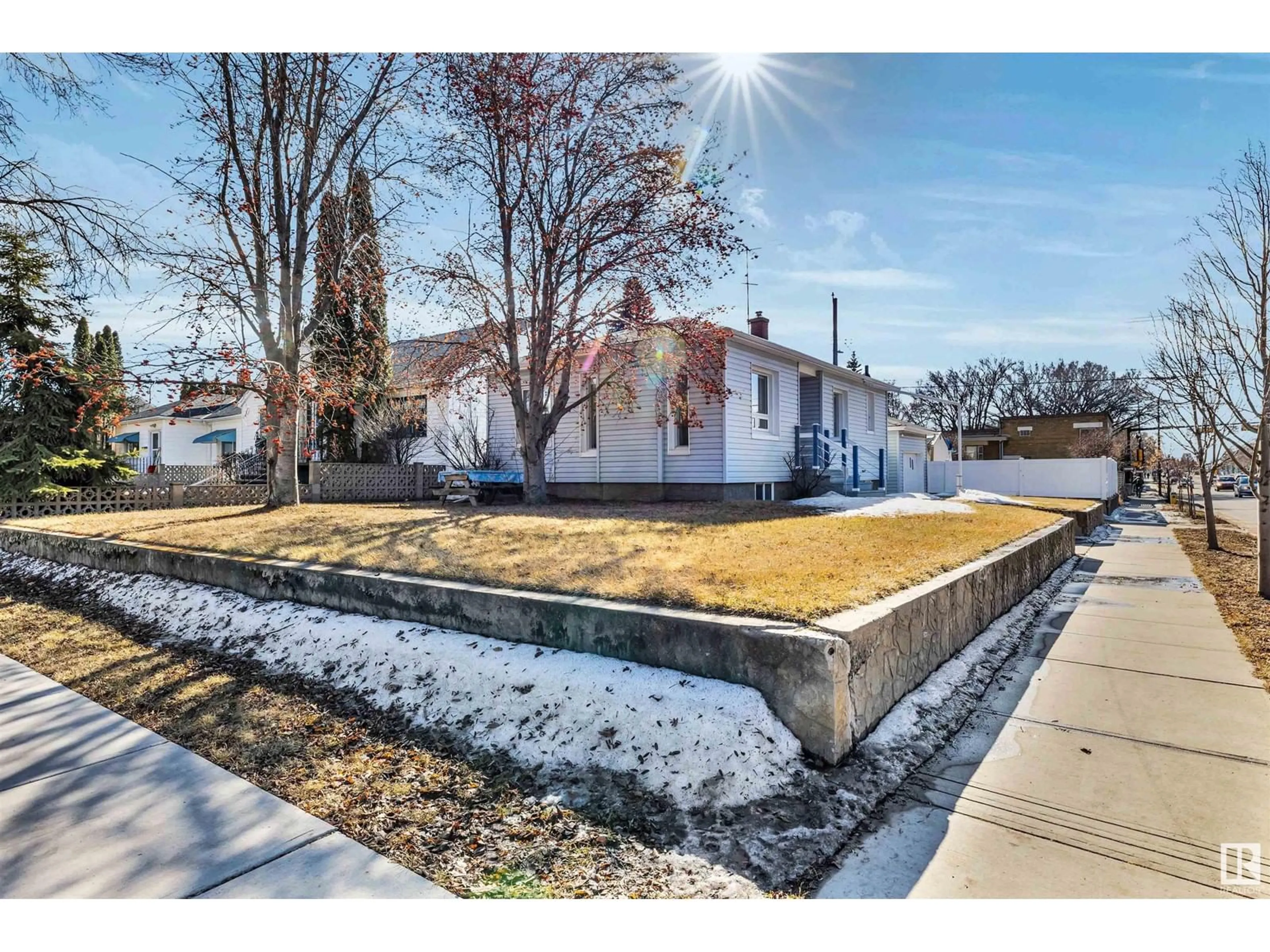 A pic from outside/outdoor area/front of a property/back of a property/a pic from drone, street for 6705 112 AV, Edmonton Alberta T5B0C6