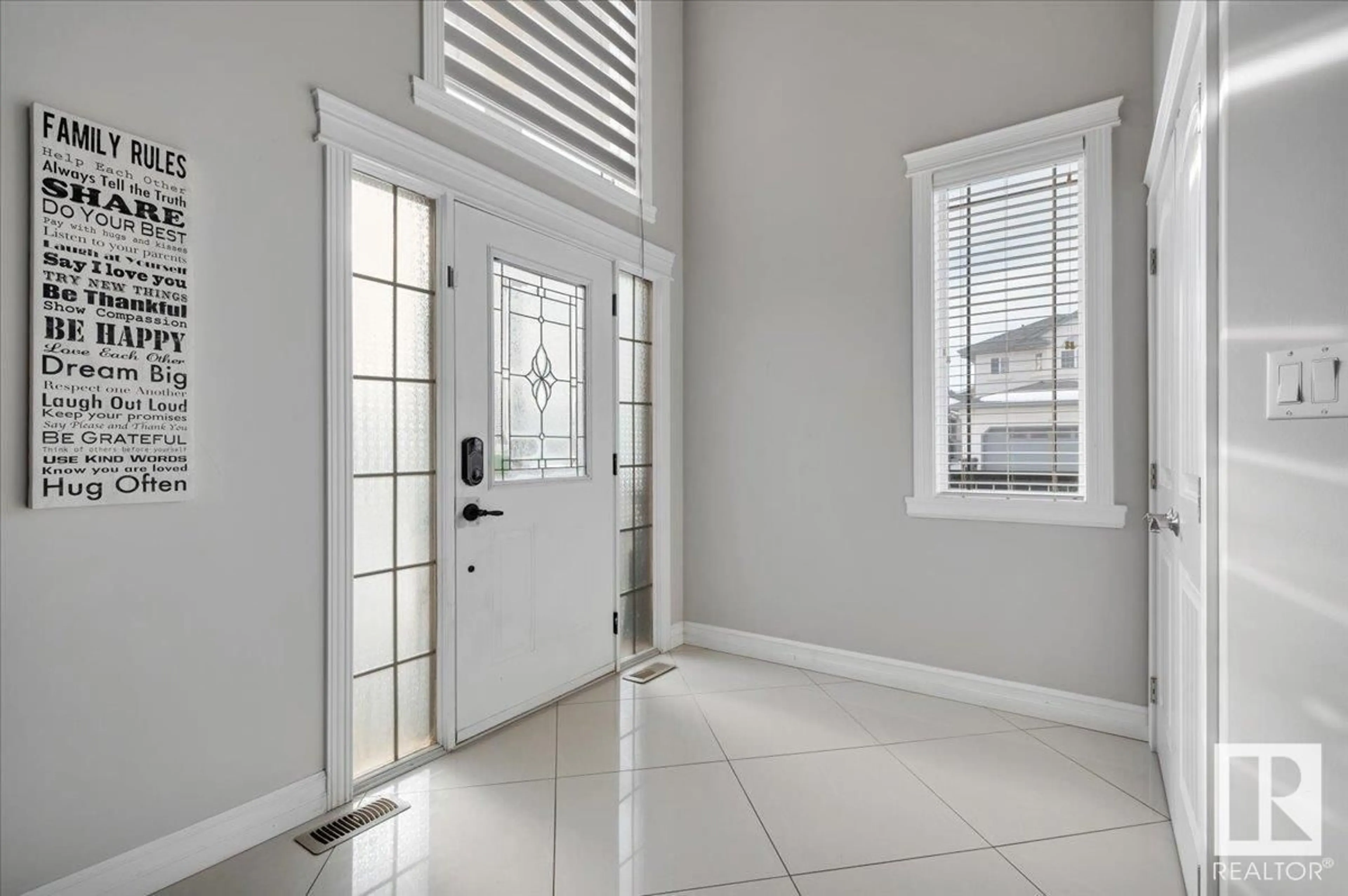Indoor entryway for NW - 10824 179 AV, Edmonton Alberta T5X6X5