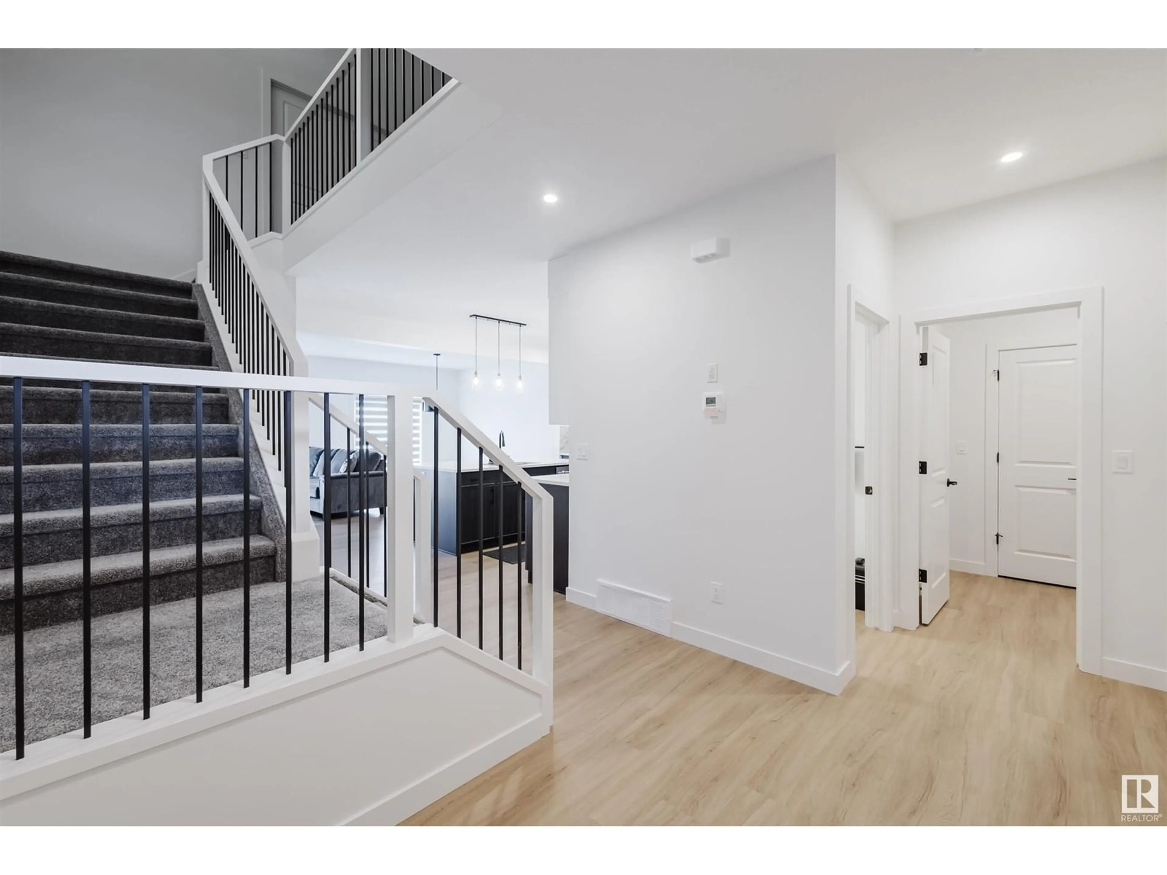 Indoor entryway for 6411 27 AV, Edmonton Alberta T6X1A3