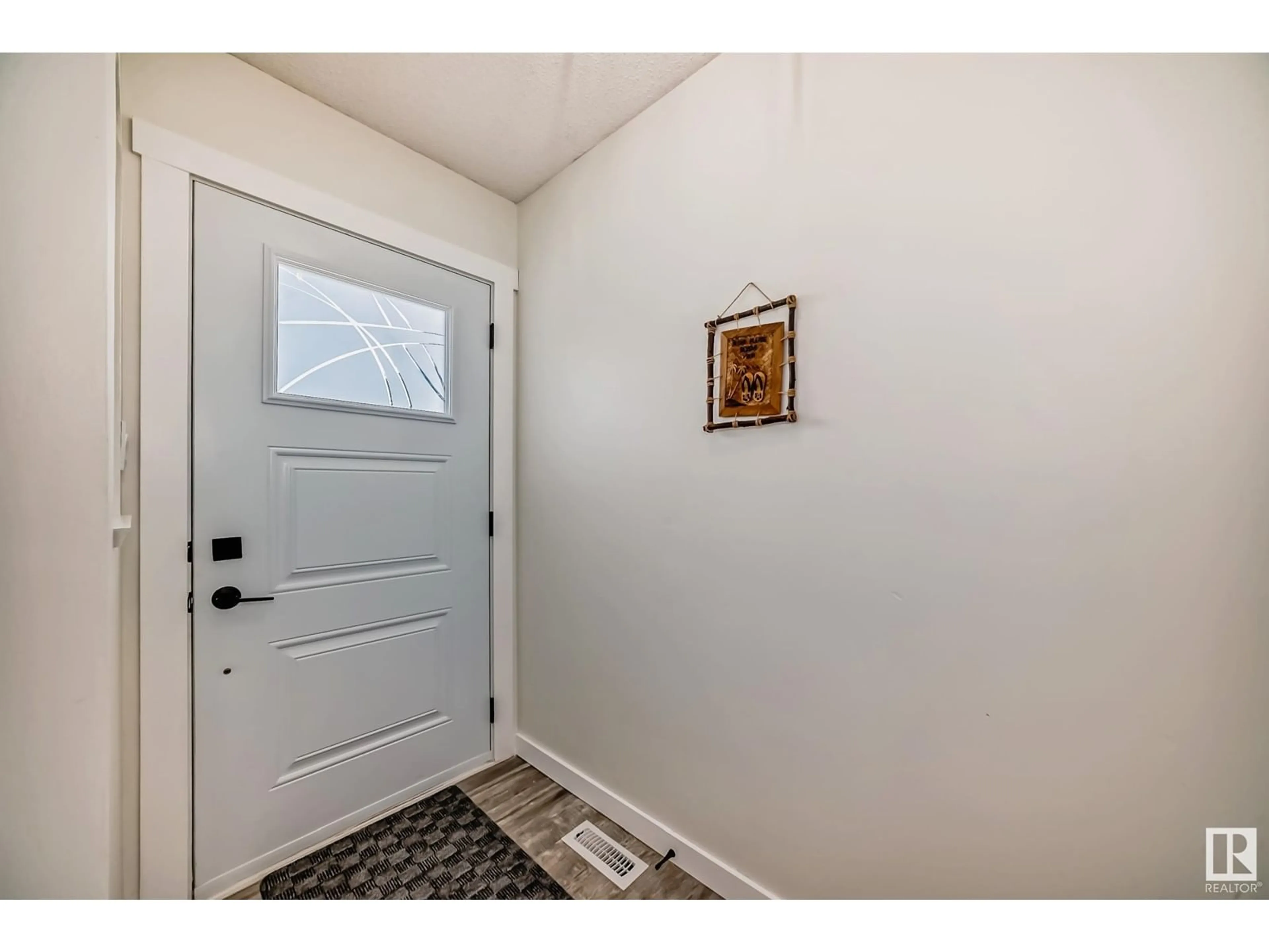 Indoor entryway for 5410 188 ST, Edmonton Alberta T6M1Z6