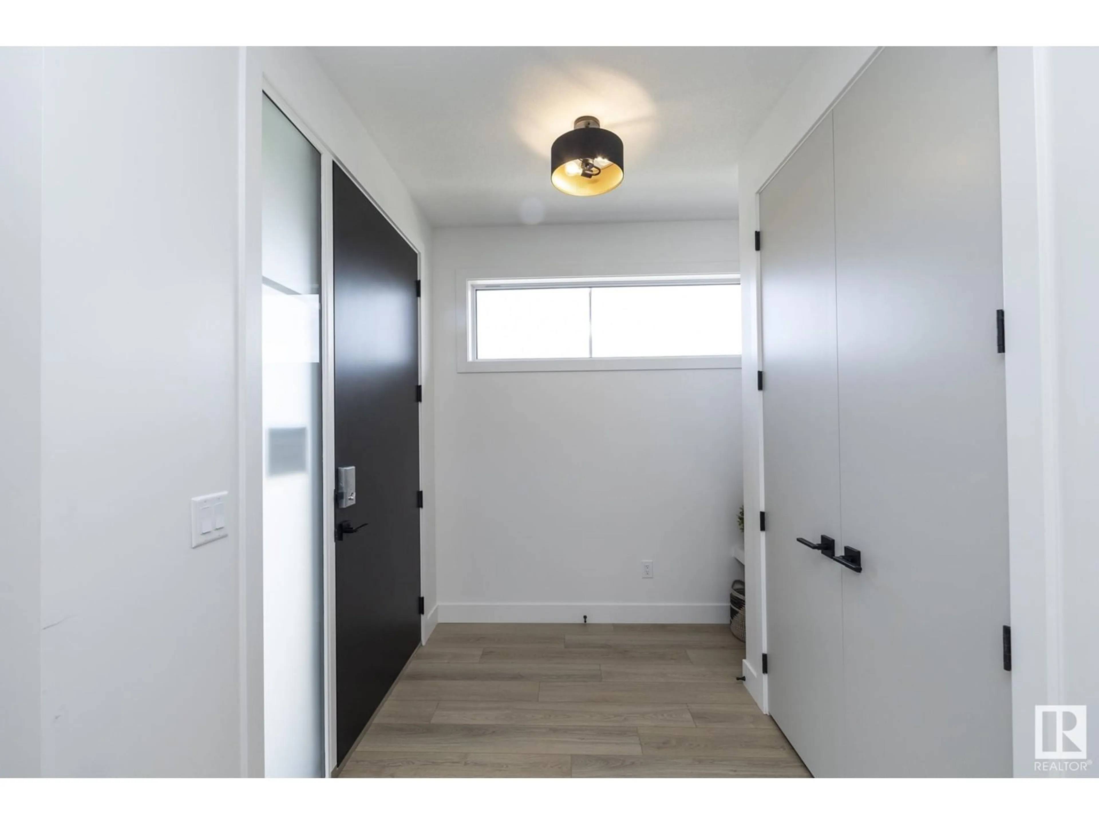 Indoor entryway for SW - 4541 KNIGHT WD, Edmonton Alberta T6W4B7