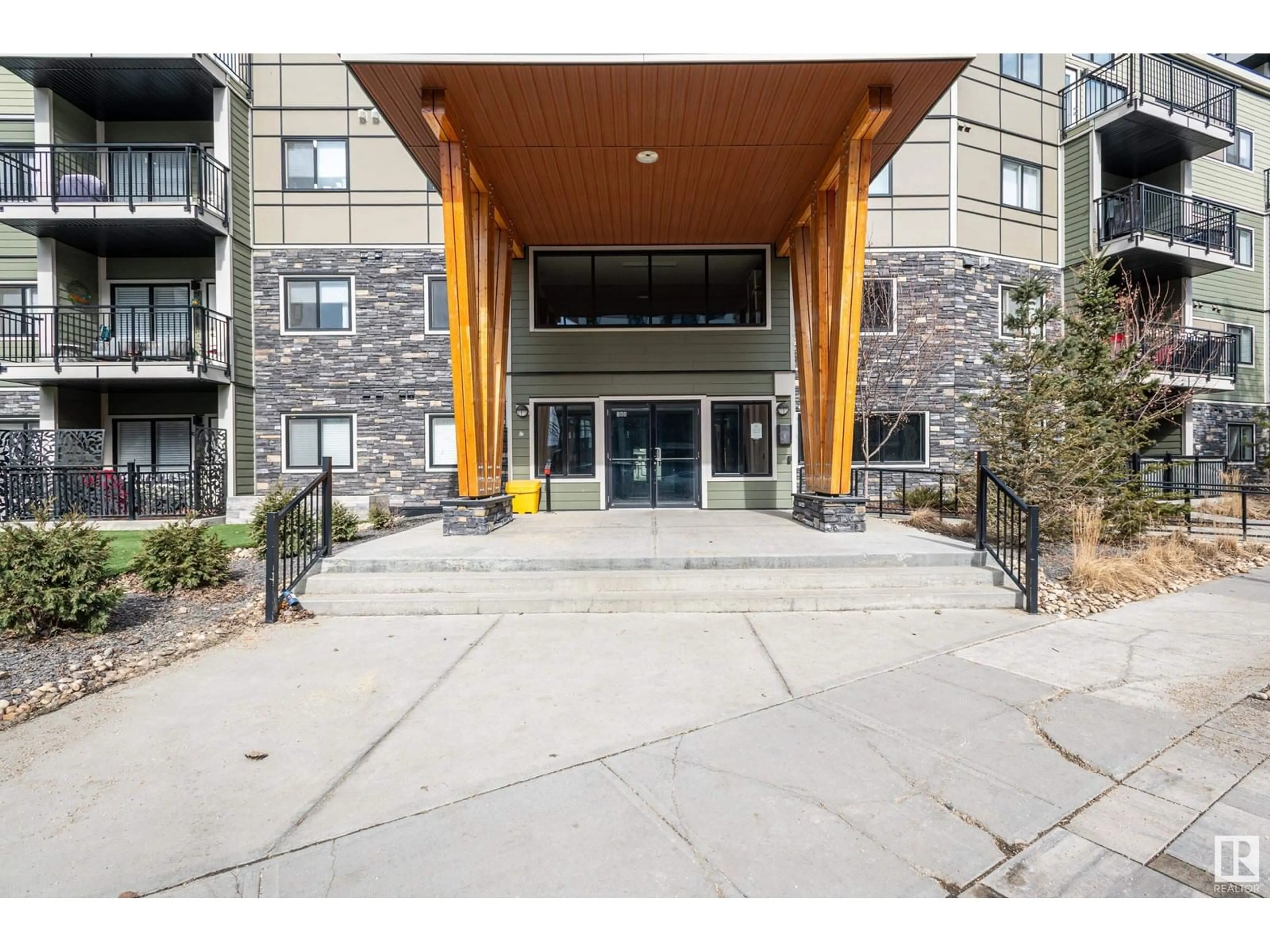 Indoor foyer for 560 - 415 GRIESBACH PARADE PR, Edmonton Alberta T5E6X1