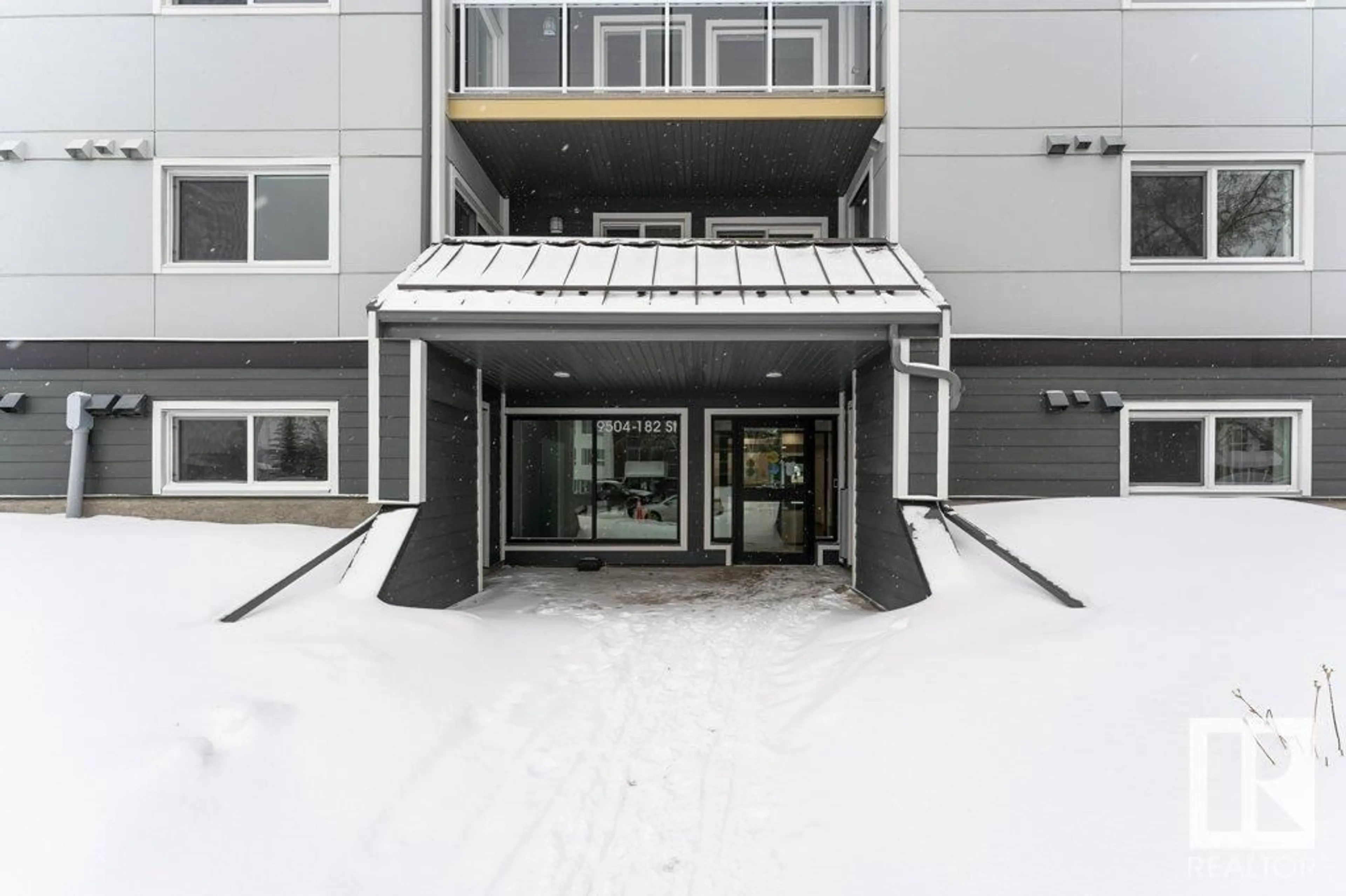 Indoor foyer for 308 - 9504 182 ST NW, Edmonton Alberta T5T3A7