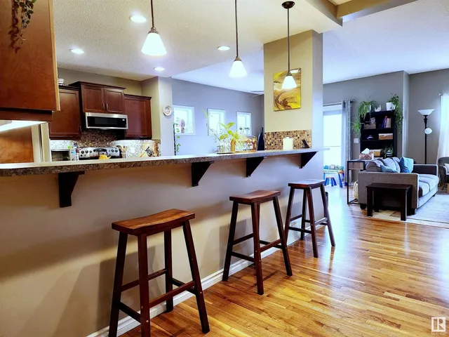 21751 94A AV NW, Edmonton 3