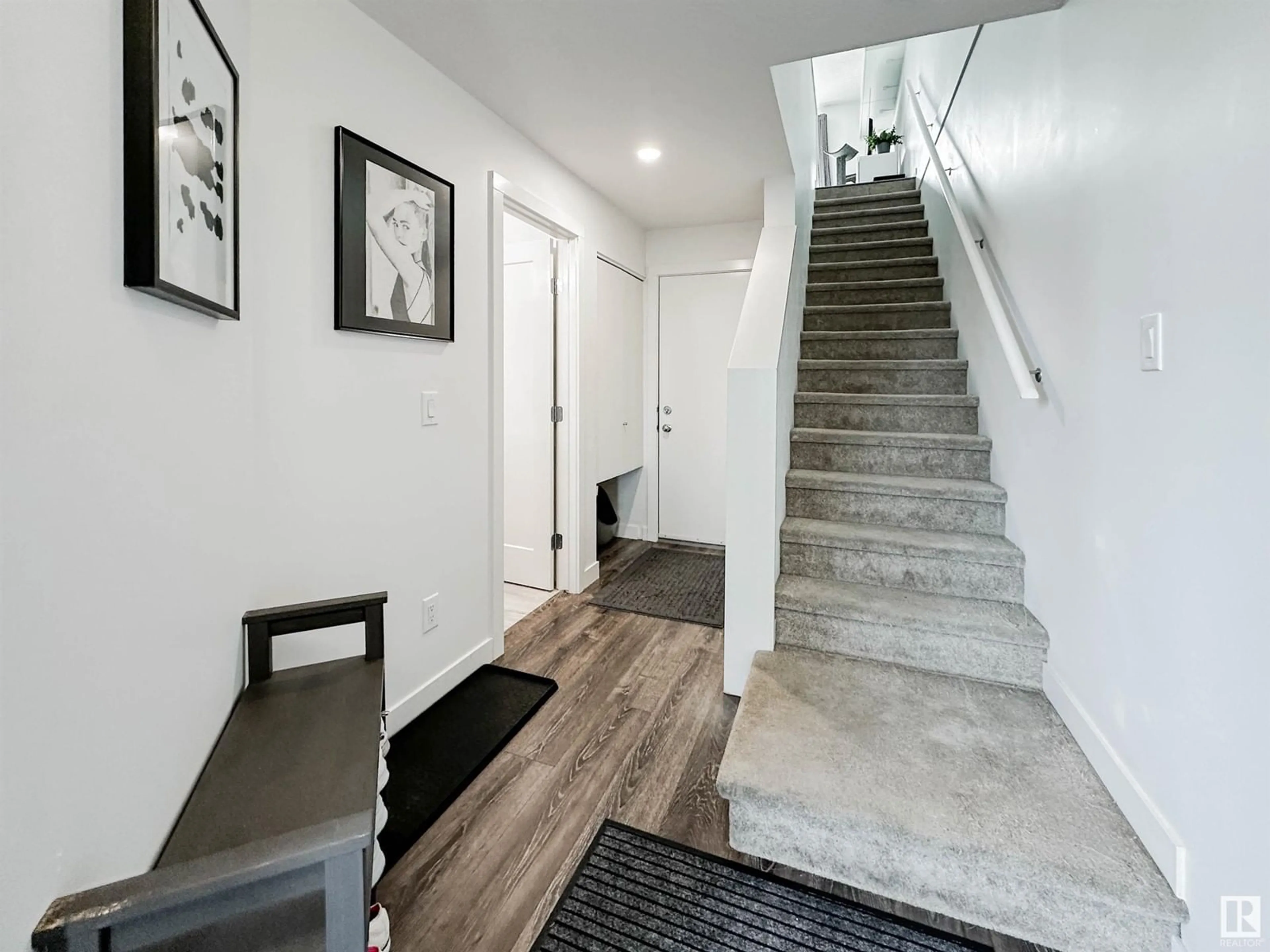 Indoor entryway for #11 - 100 JENSEN LAKES BV, St. Albert Alberta T8N7T9