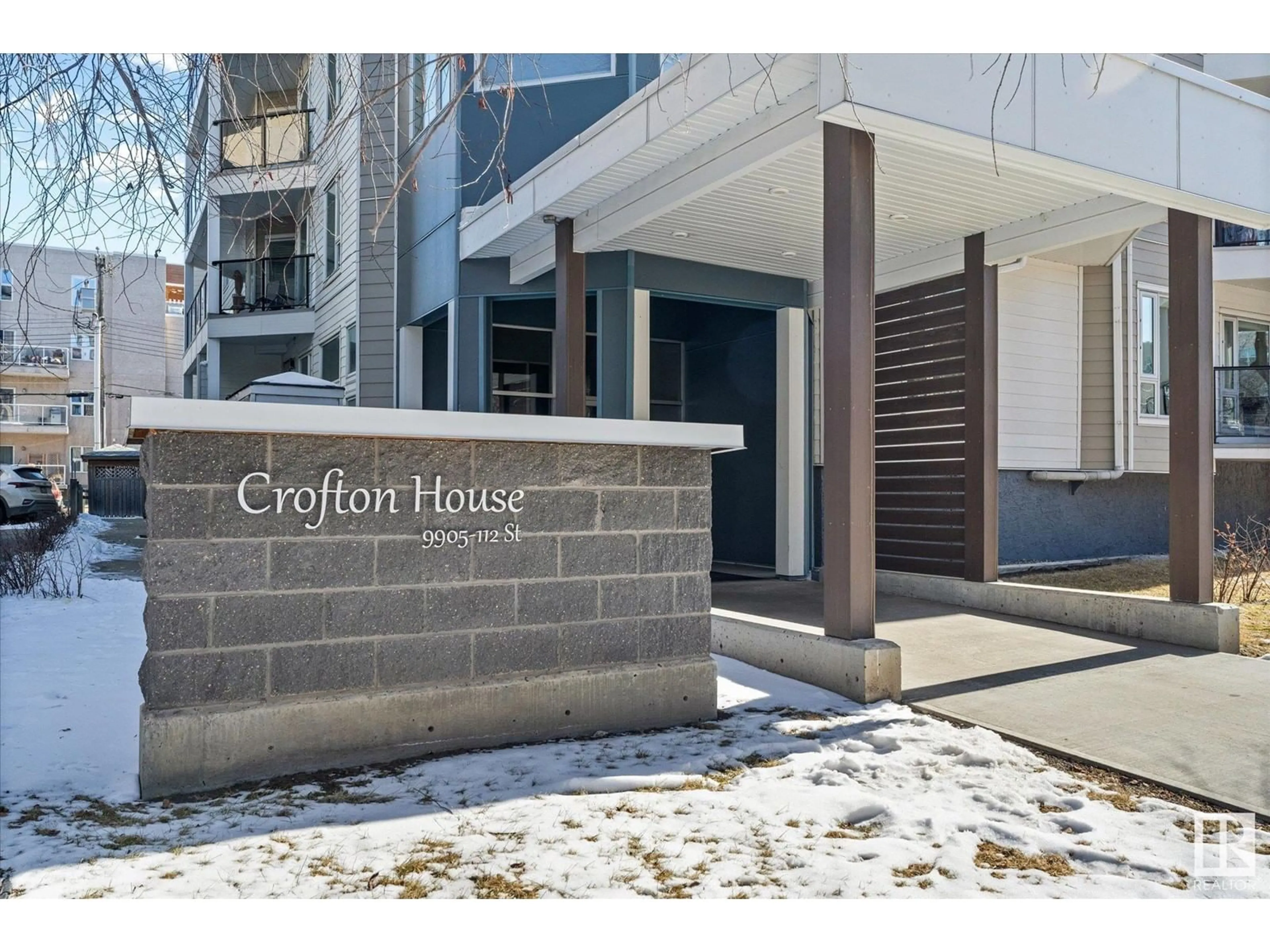 Indoor foyer for 202 - 9905 112 ST, Edmonton Alberta T5K1L6