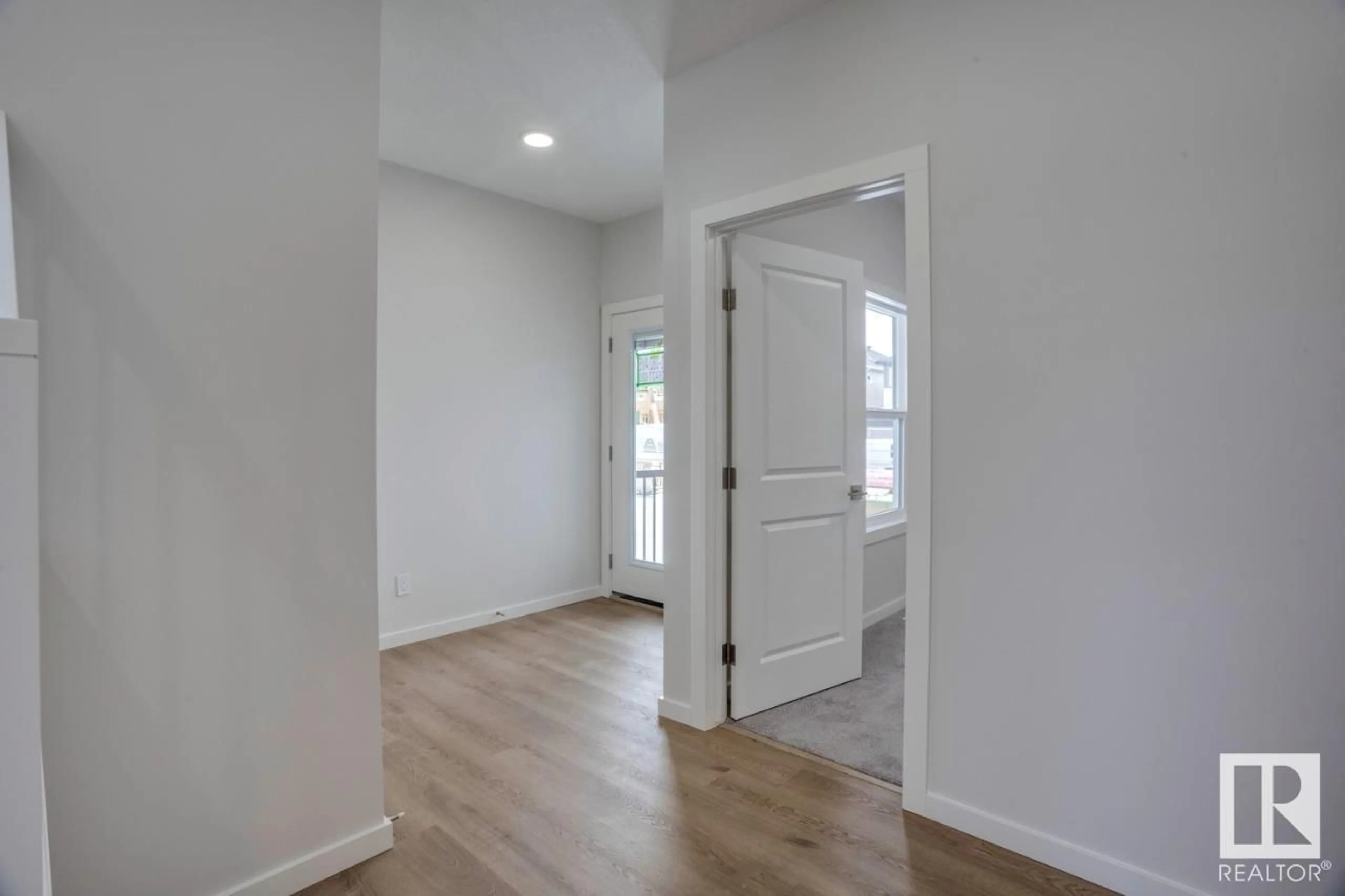 Indoor entryway for 7211 182 AV, Edmonton Alberta T5Z0J1