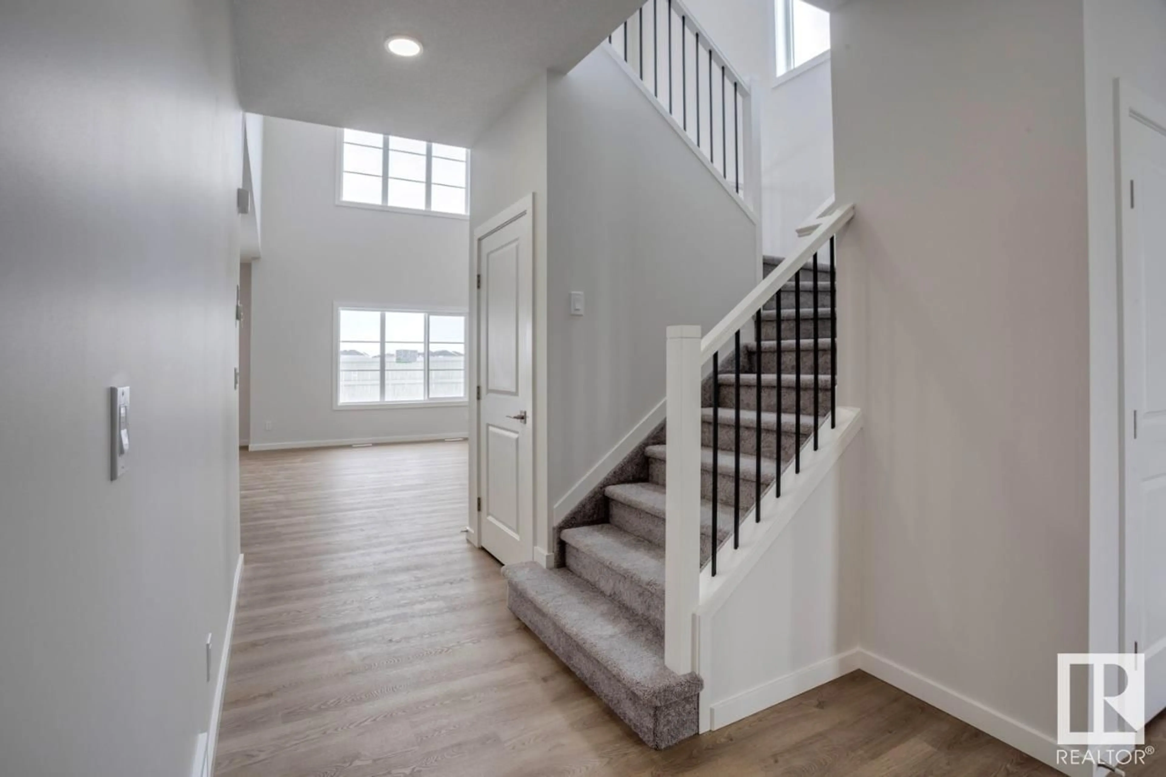 Indoor entryway for 7211 182 AV, Edmonton Alberta T5Z0J1