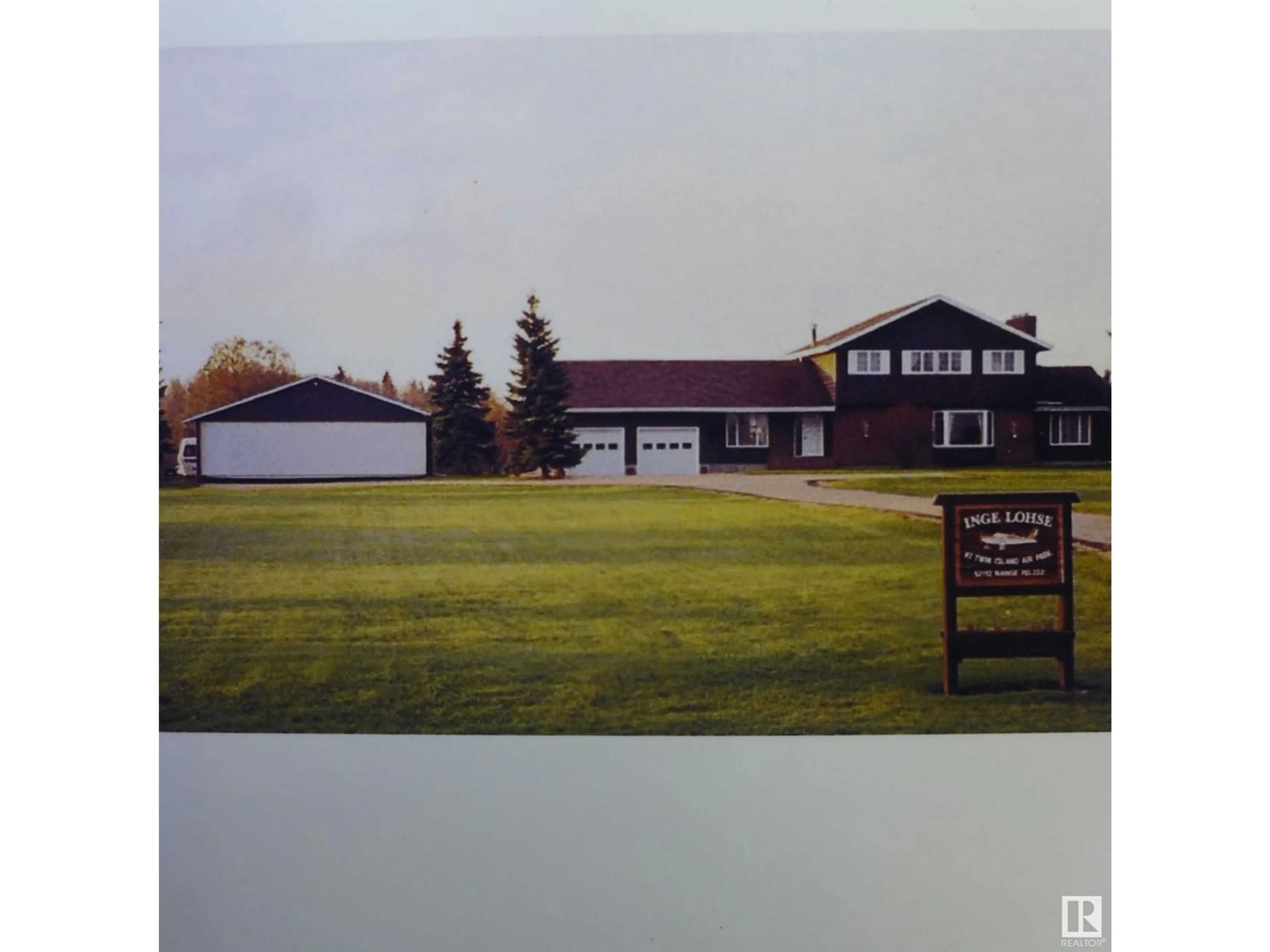 A pic from outside/outdoor area/front of a property/back of a property/a pic from drone, building for 73 52112 RGE ROAD 222, Rural Strathcona County Alberta T8C1H6