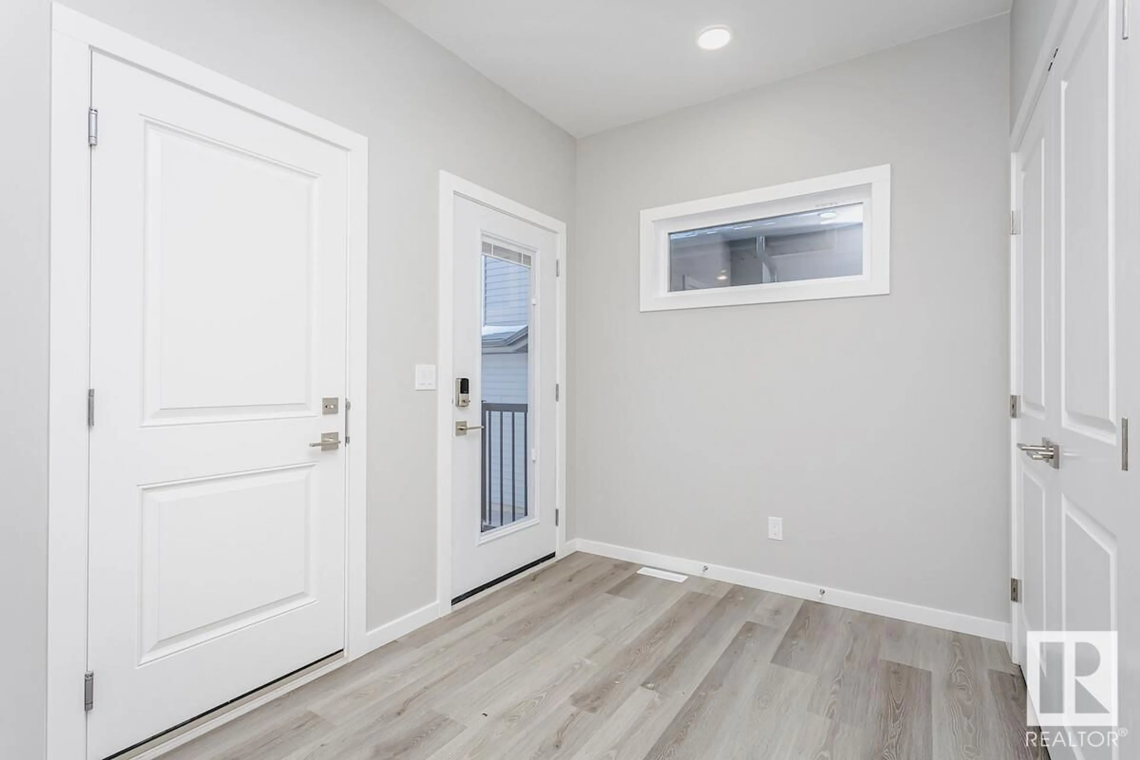 Indoor entryway for 7151 182 AV, Edmonton Alberta T5Z0J1
