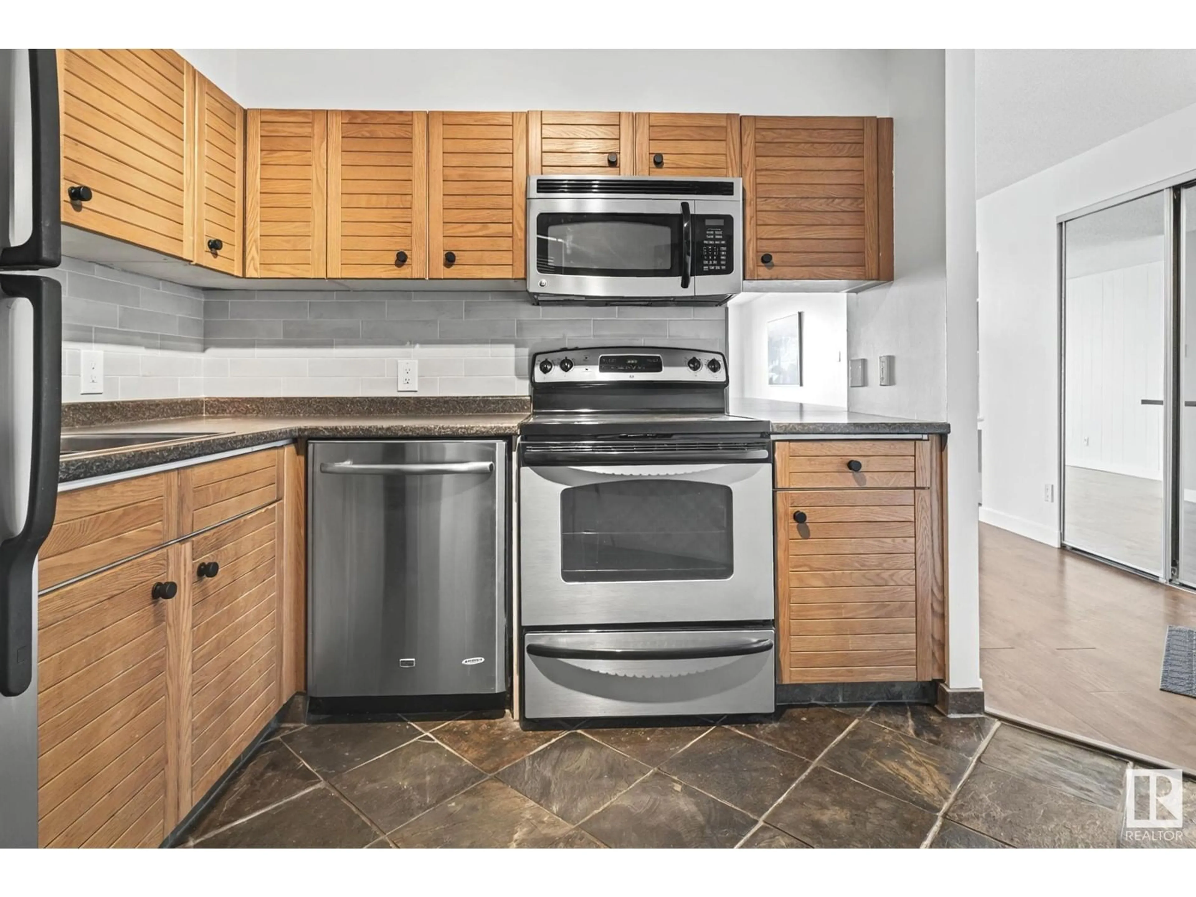 Standard kitchen, ceramic/tile floor for 609 - 10149 SASKATCHEWAN DR, Edmonton Alberta T6E6B6