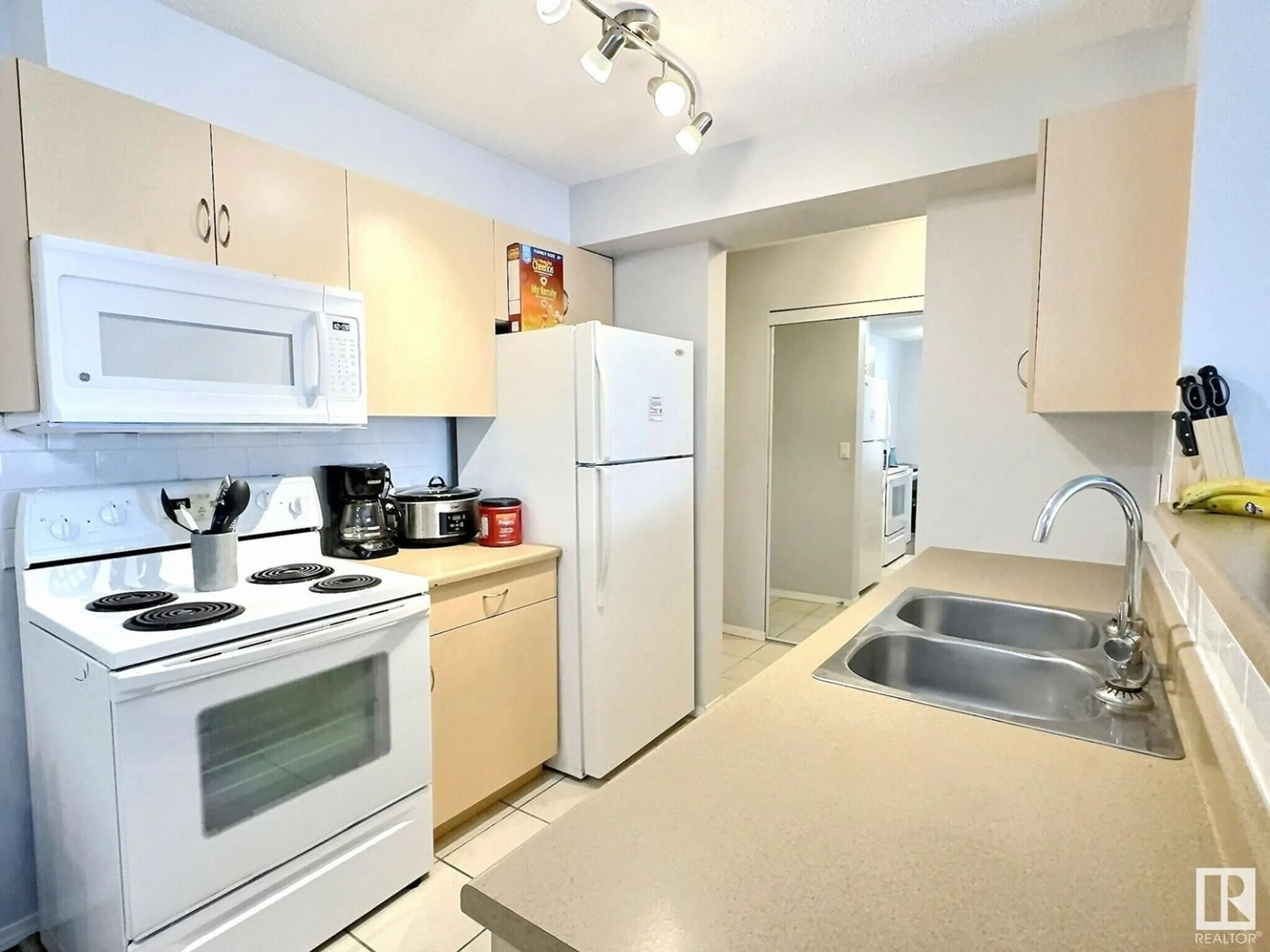 Standard kitchen, unknown for #417 - 17003 67 AV, Edmonton Alberta T5T6Y5