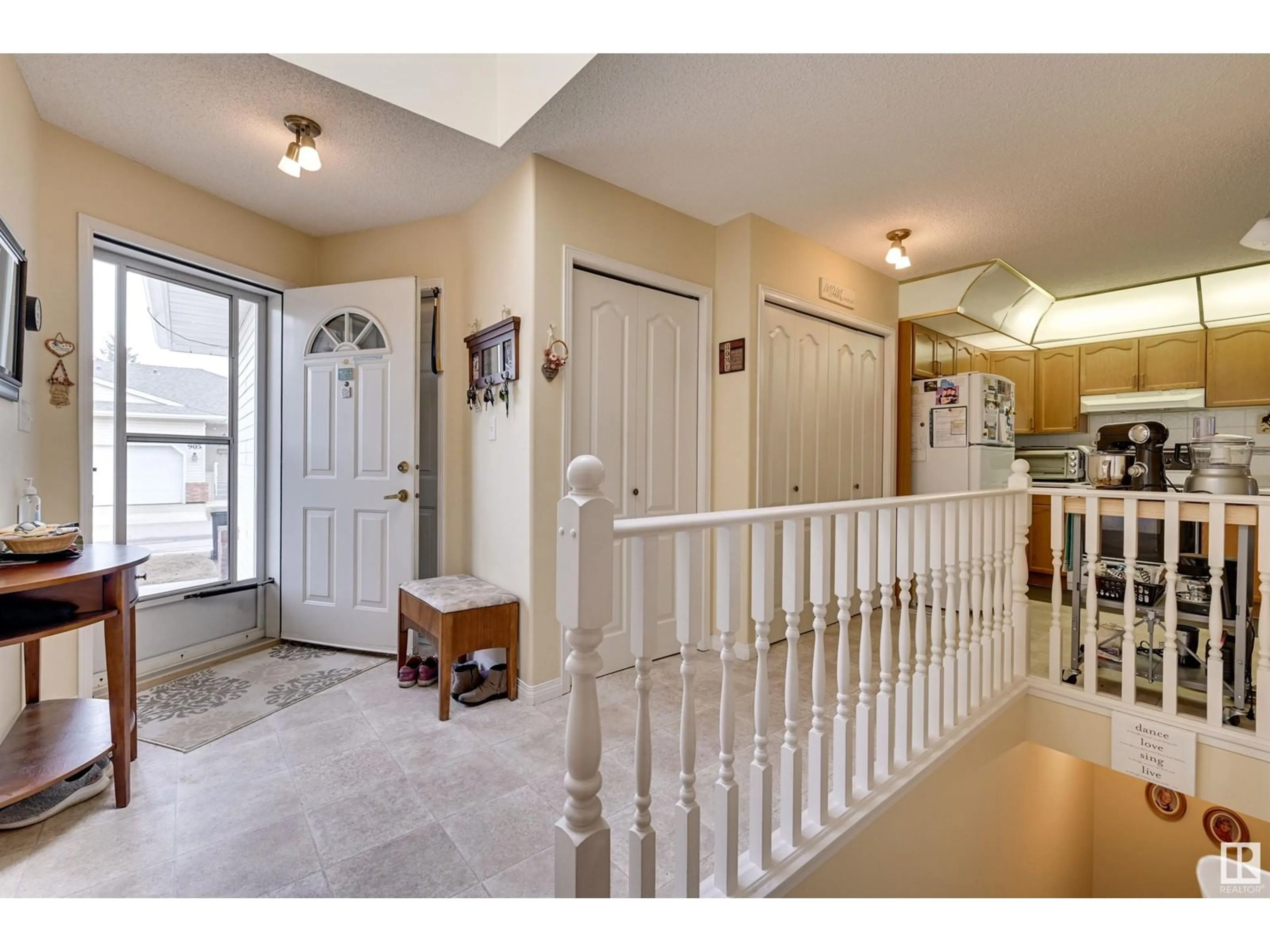 Indoor entryway for NW - 1013 YOUVILLE DR W, Edmonton Alberta T6L6T2