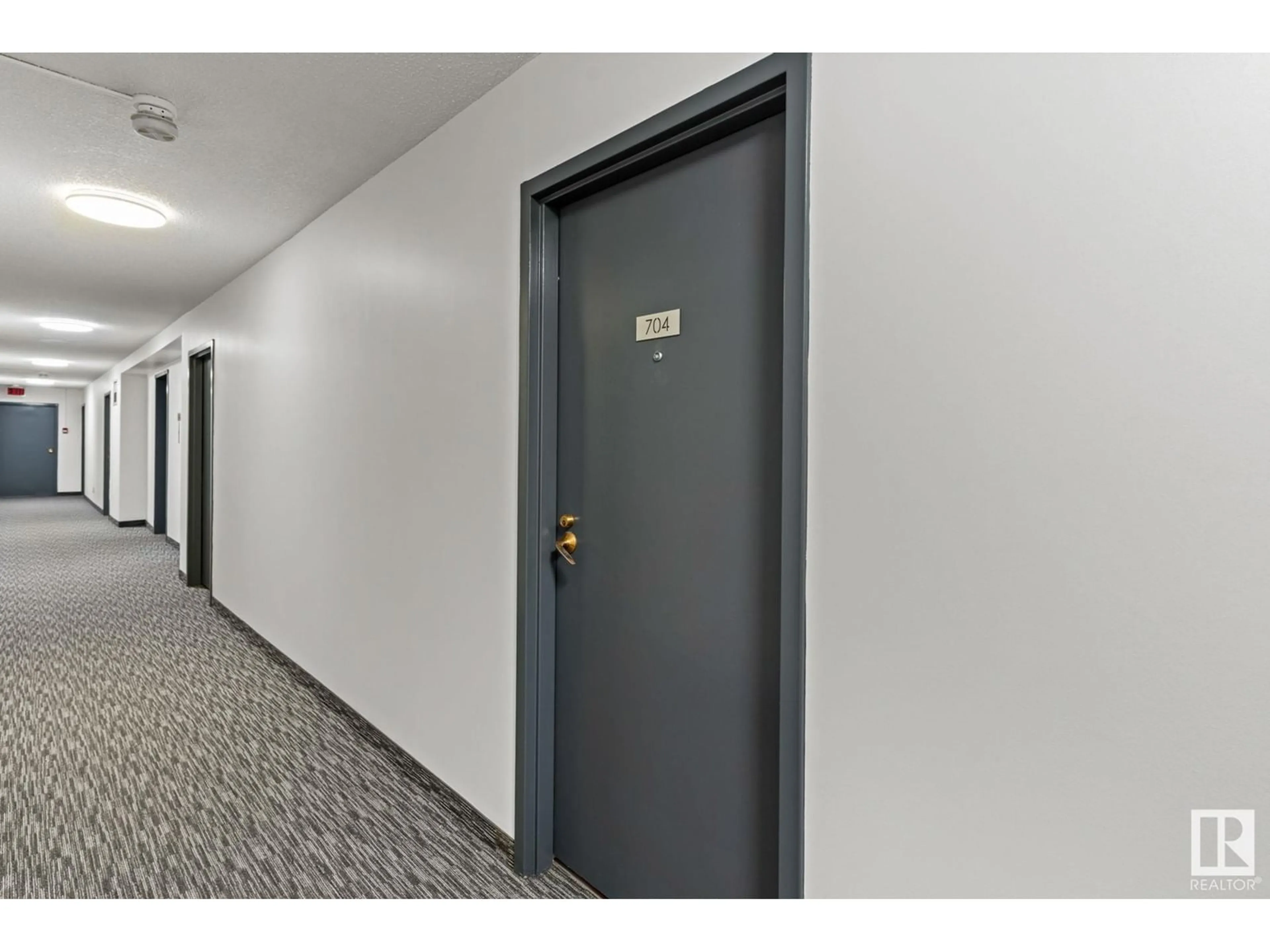 Indoor foyer for #704 - 12121 JASPER AV, Edmonton Alberta T5N3X7