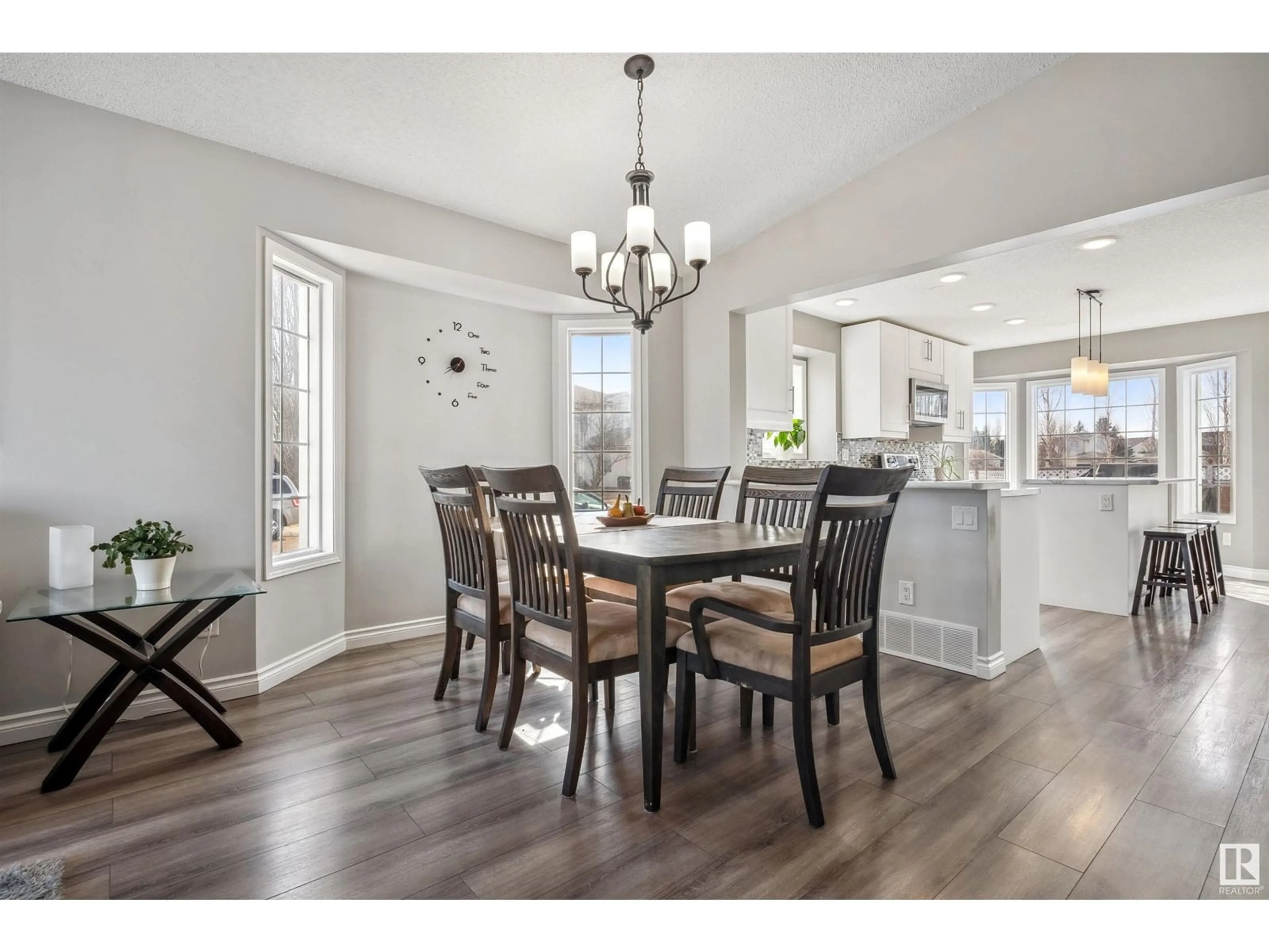 Dining room, wood/laminate floor for 3511 40 AV, Edmonton Alberta T6L6N8