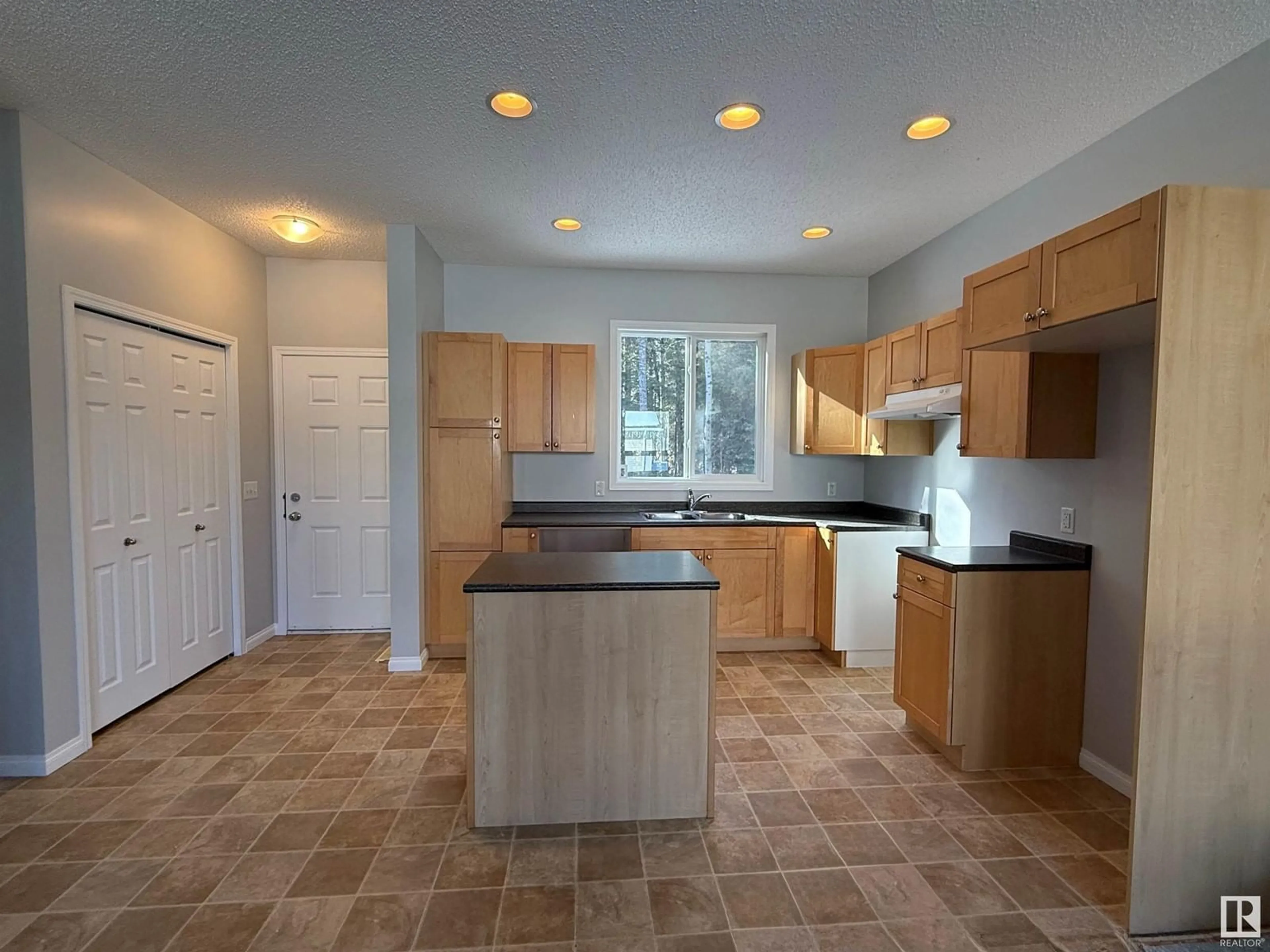Standard kitchen, ceramic/tile floor for 41 - 10 624 ST, Edson Alberta T7E1A2