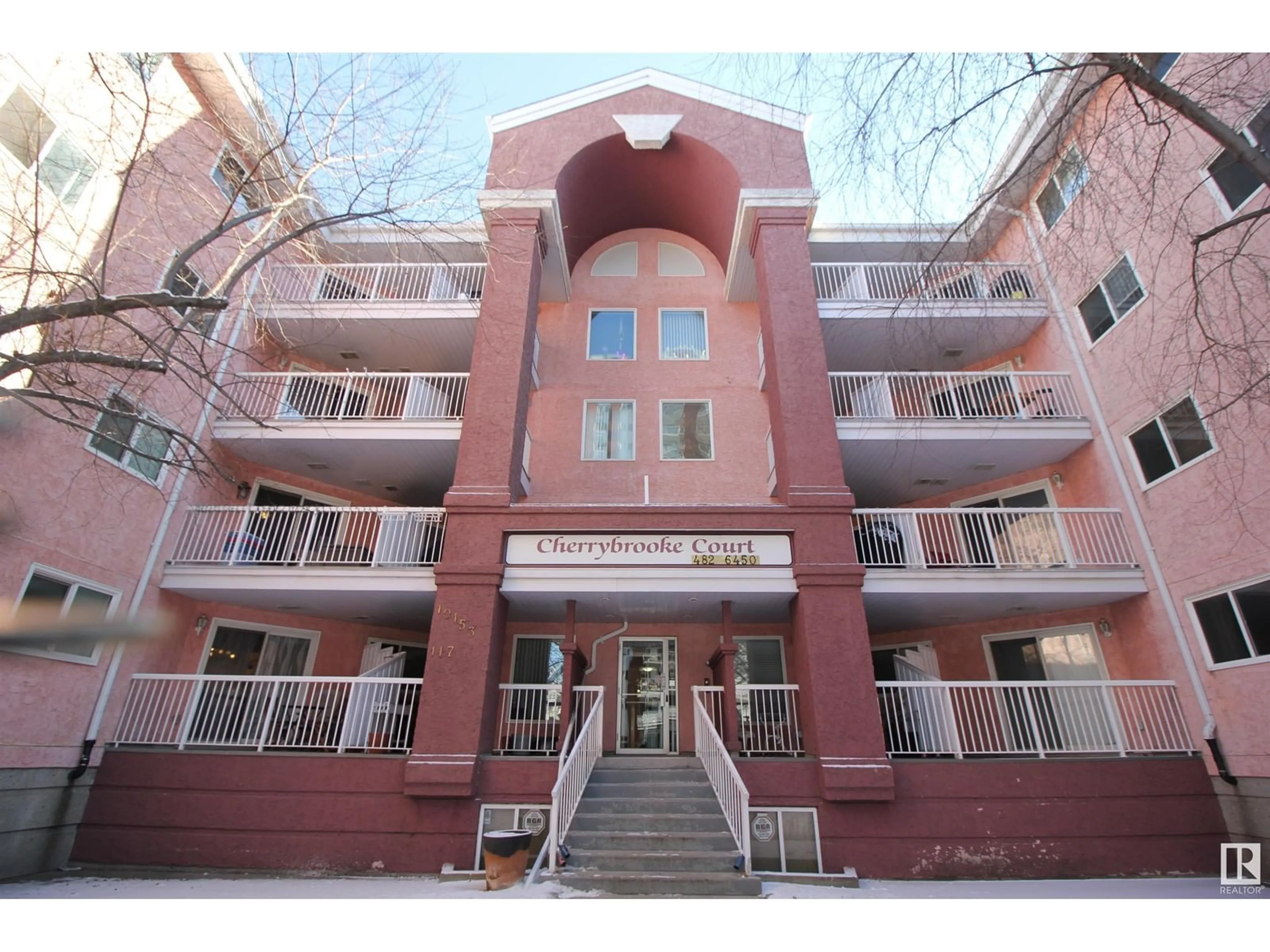 Indoor foyer for #308 - 10153 117 ST, Edmonton Alberta T5K1X5