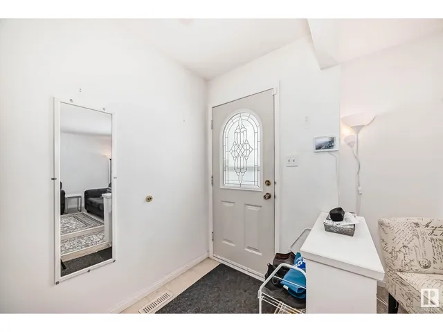 12208 87 ST NW, Edmonton 2