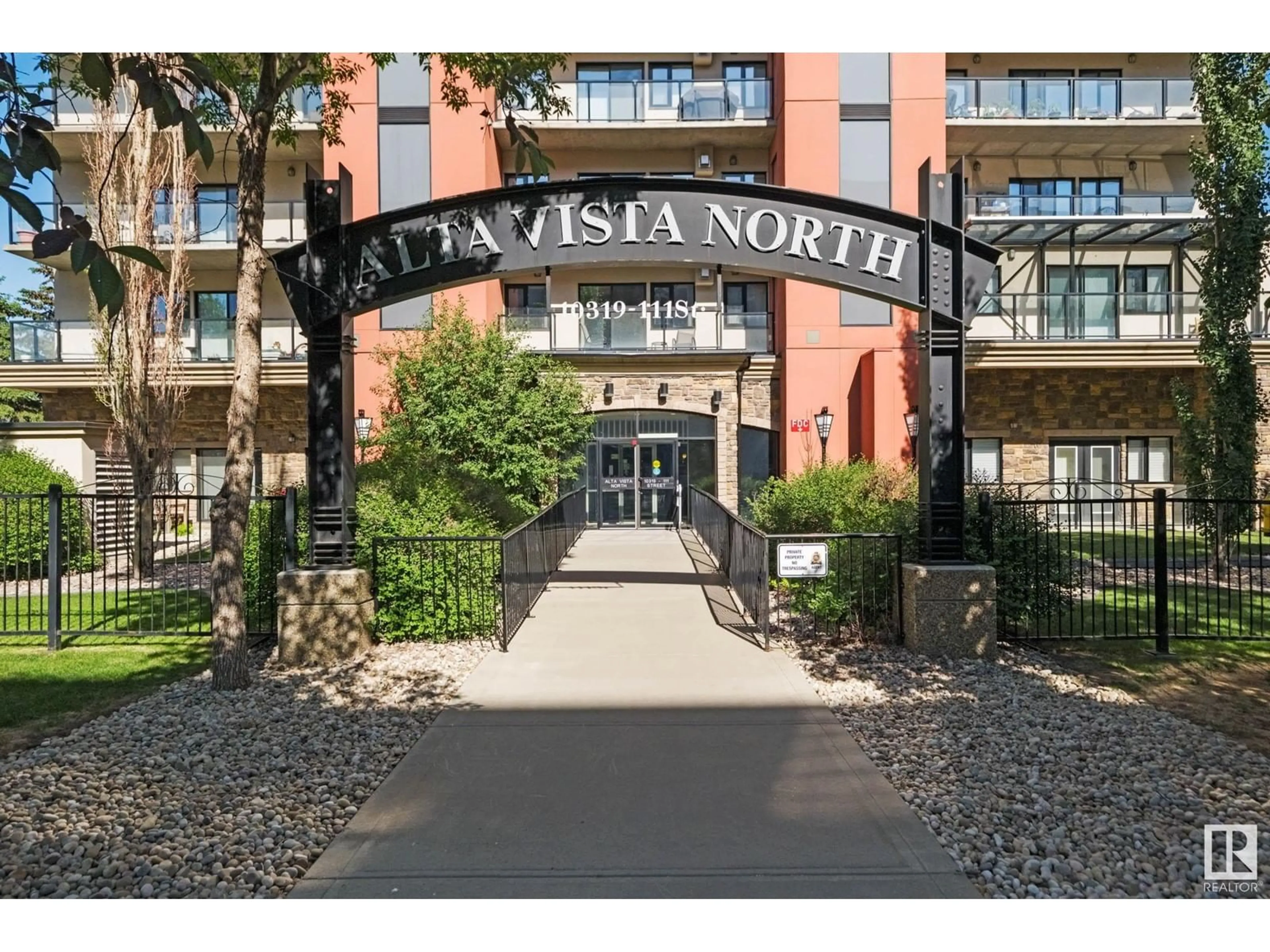 Indoor foyer for #106 - 10319 111 ST NW, Edmonton Alberta T5K0A2