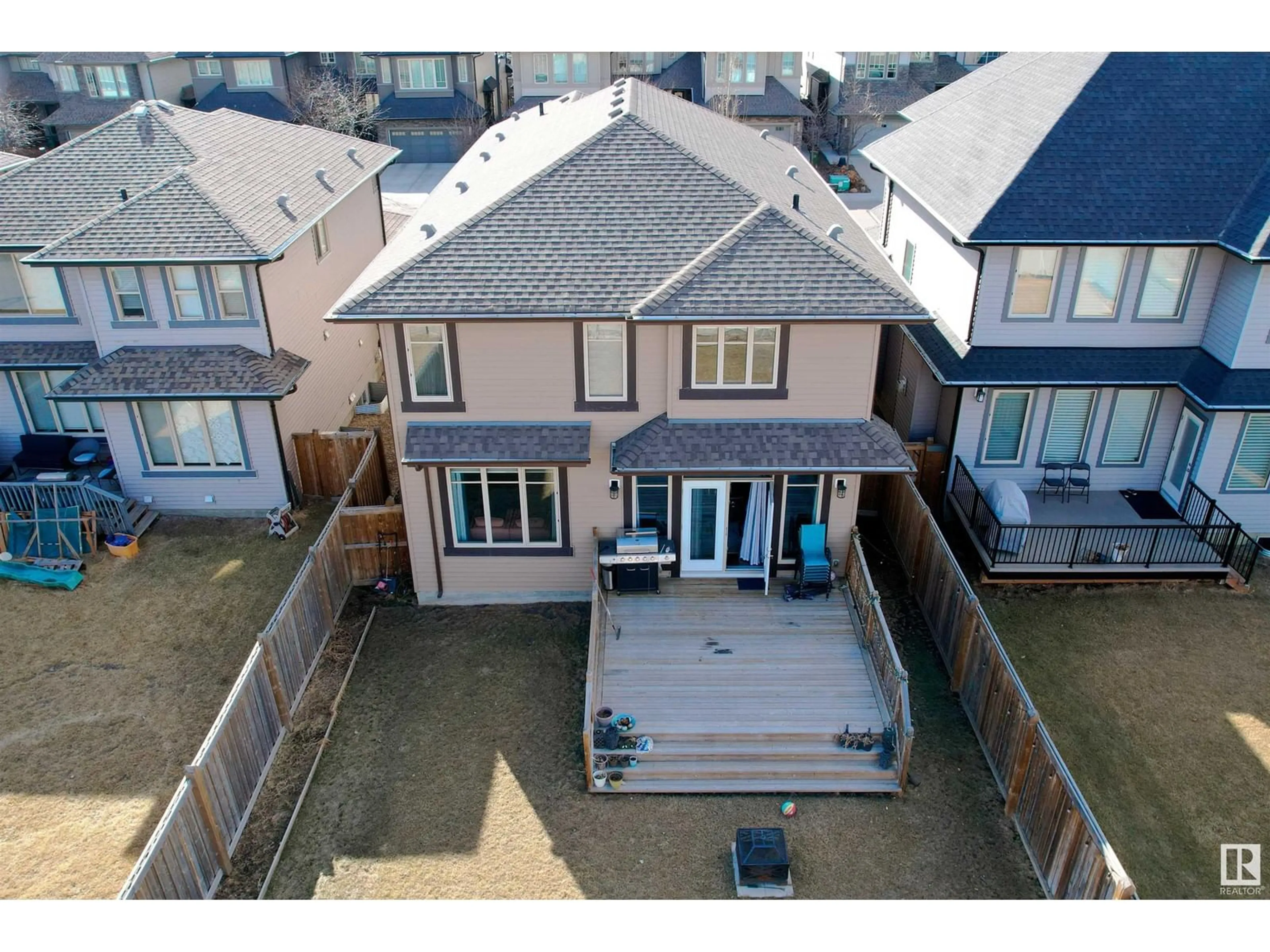 A pic from outside/outdoor area/front of a property/back of a property/a pic from drone, street for 3223 ALLAN WY, Edmonton Alberta T6W2L8