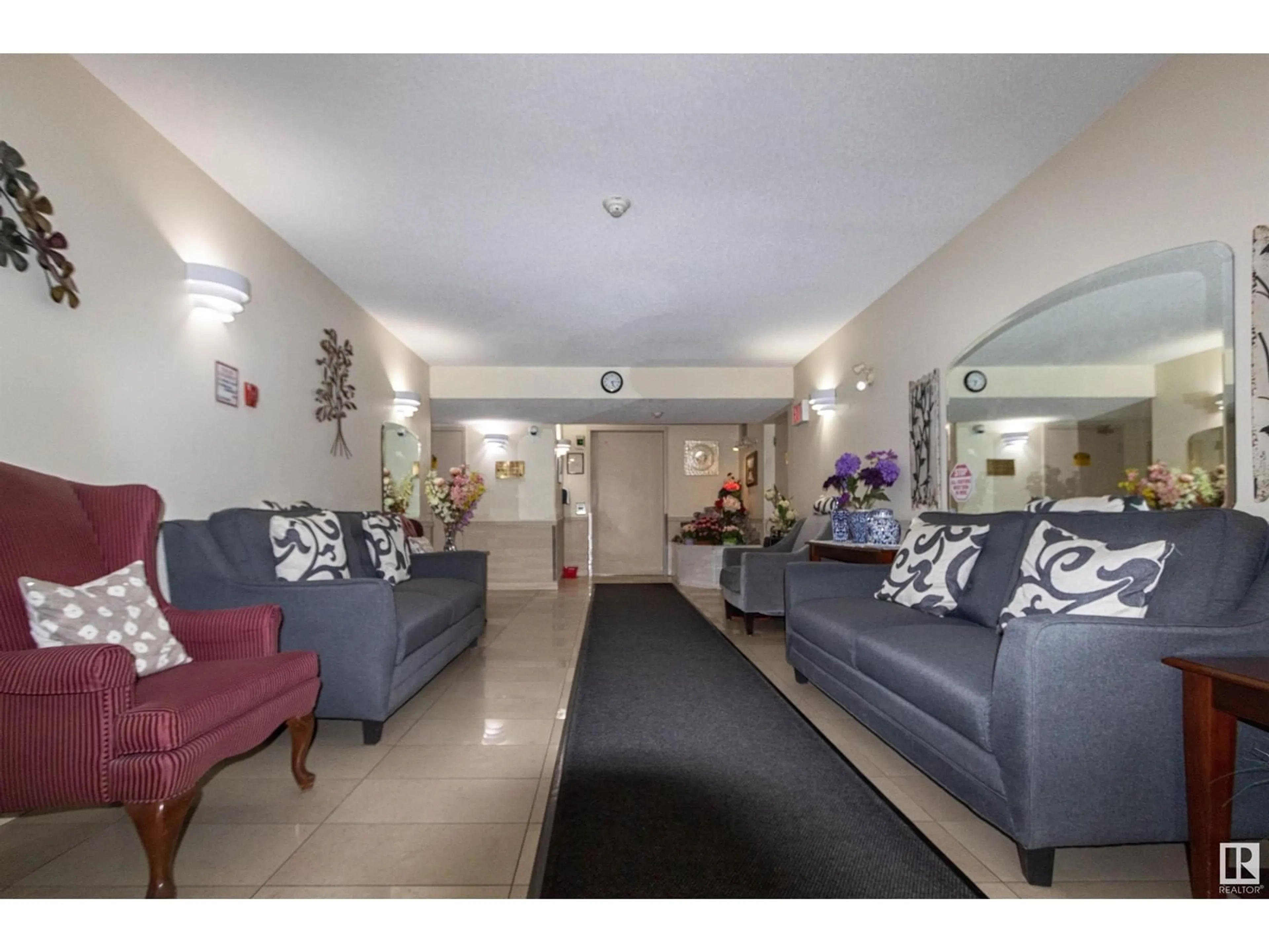 Lobby for 405 - 18020 95 AV NW, Edmonton Alberta T5T6B2