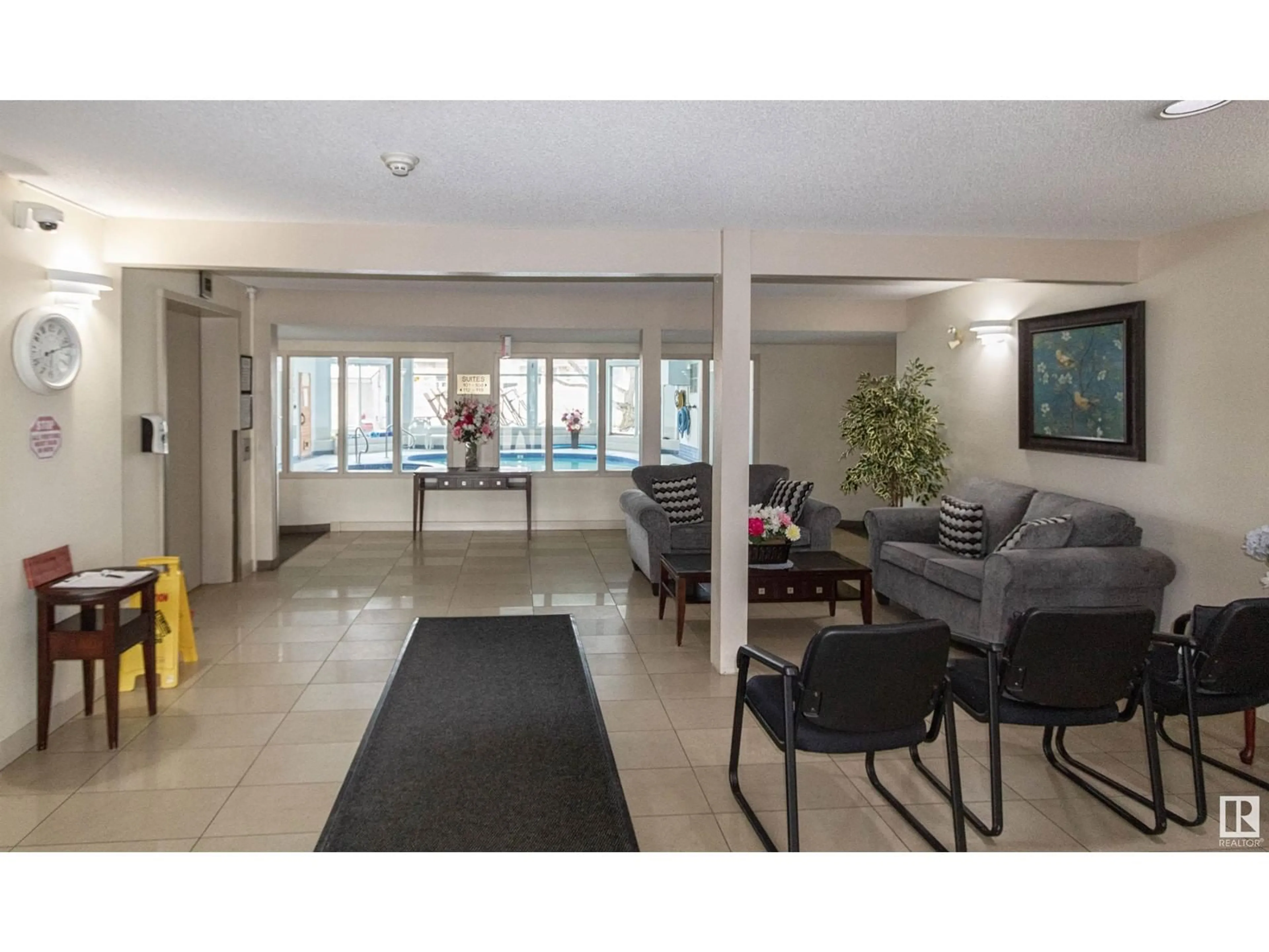 Lobby for 405 - 18020 95 AV NW, Edmonton Alberta T5T6B2