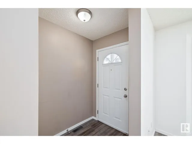 10682 63 AV NW, Edmonton 4