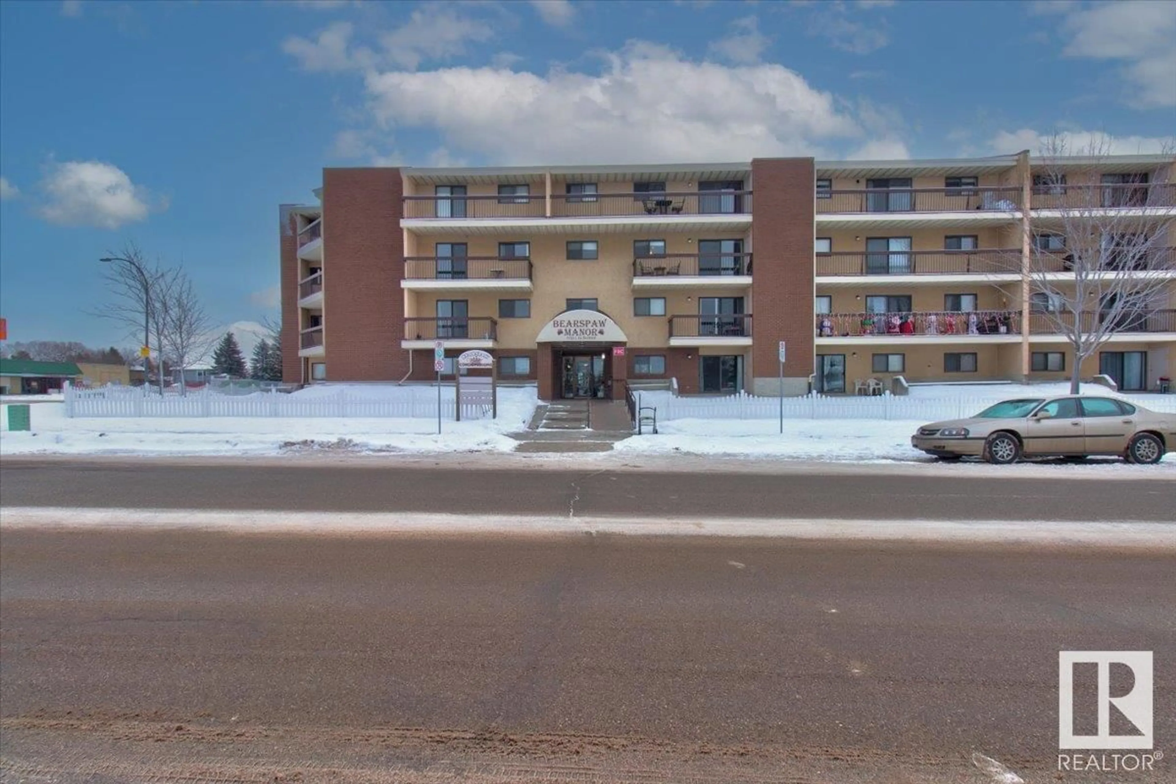 Unknown for 10511 19 AV, Edmonton Alberta T6J5S8