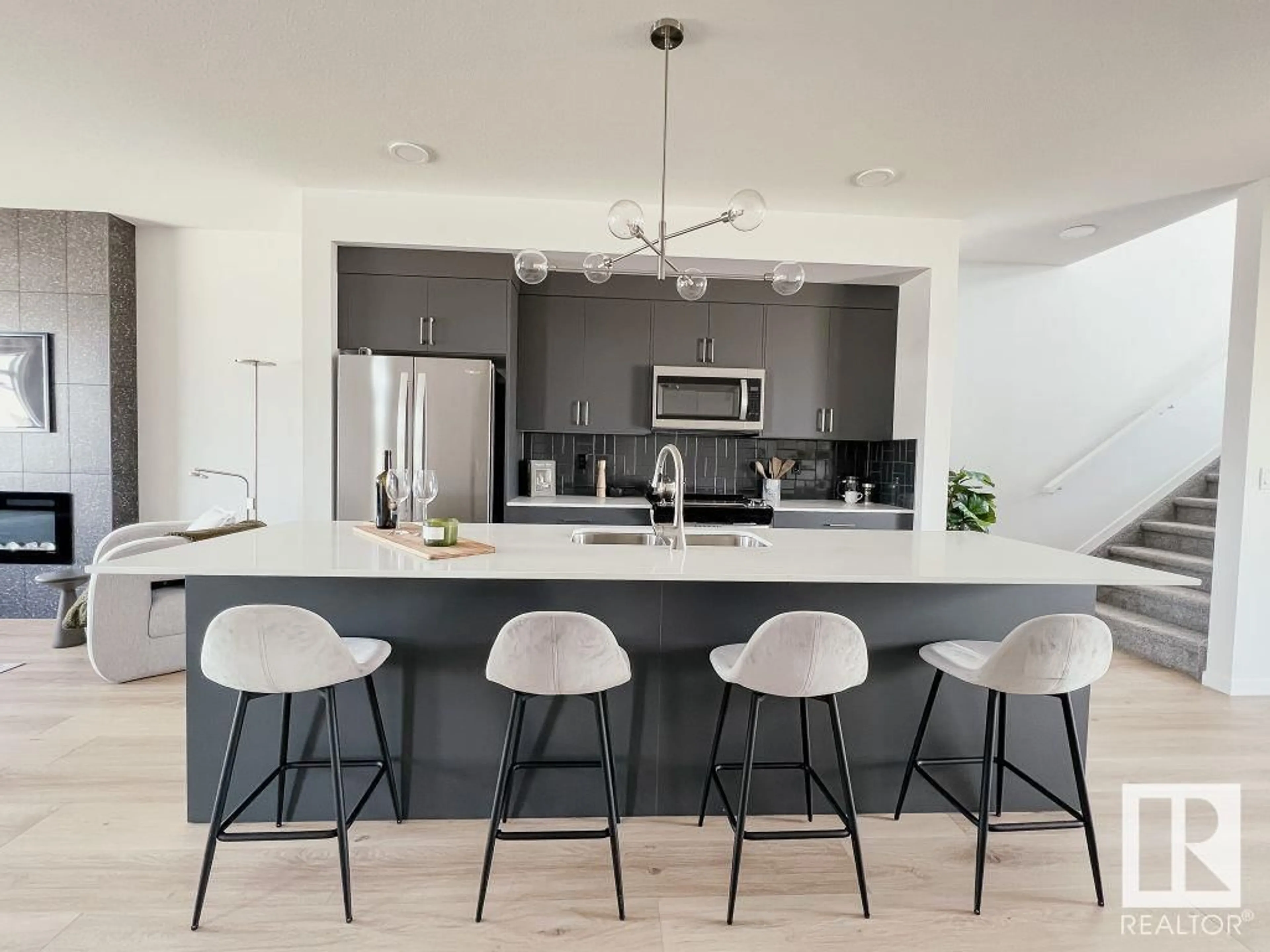 Contemporary kitchen, unknown for 5100 PARC RUNIS WY, Beaumont Alberta T4X3E4