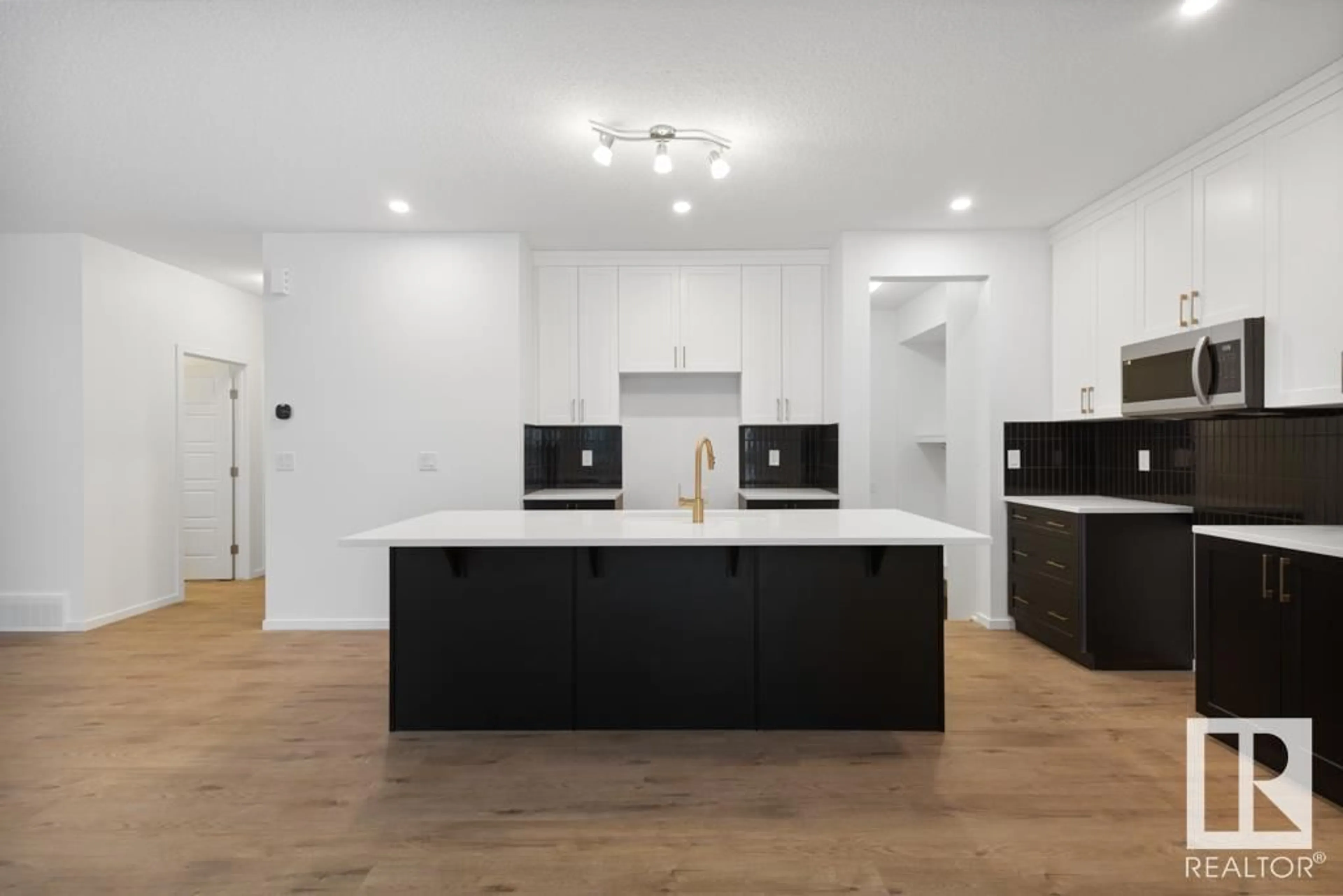 Unknown for NW - 2120 209 ST, Edmonton Alberta T6M2X6