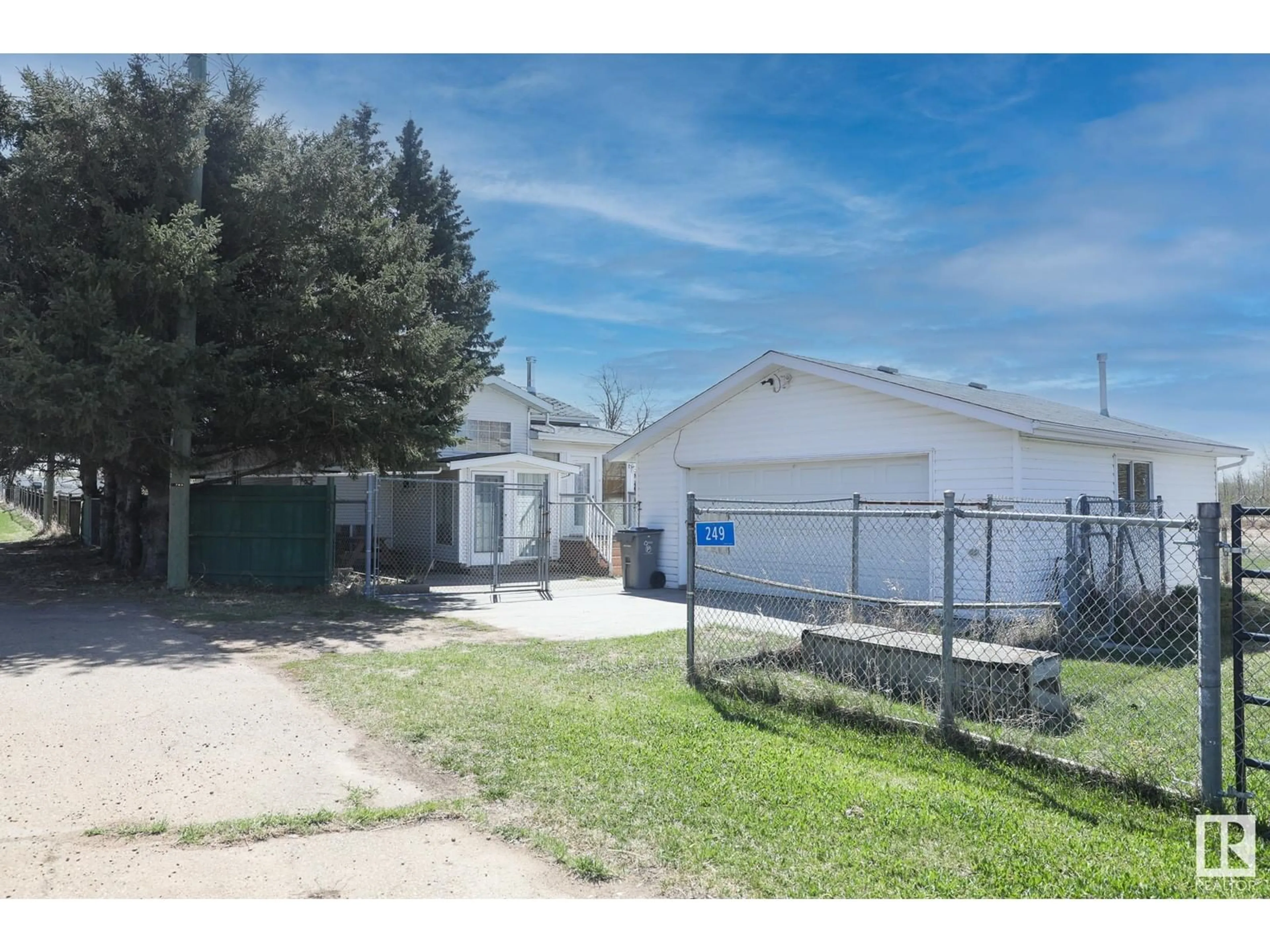A pic from outside/outdoor area/front of a property/back of a property/a pic from drone, street for 249 2ND AV, Hilliard Alberta T0B2B0
